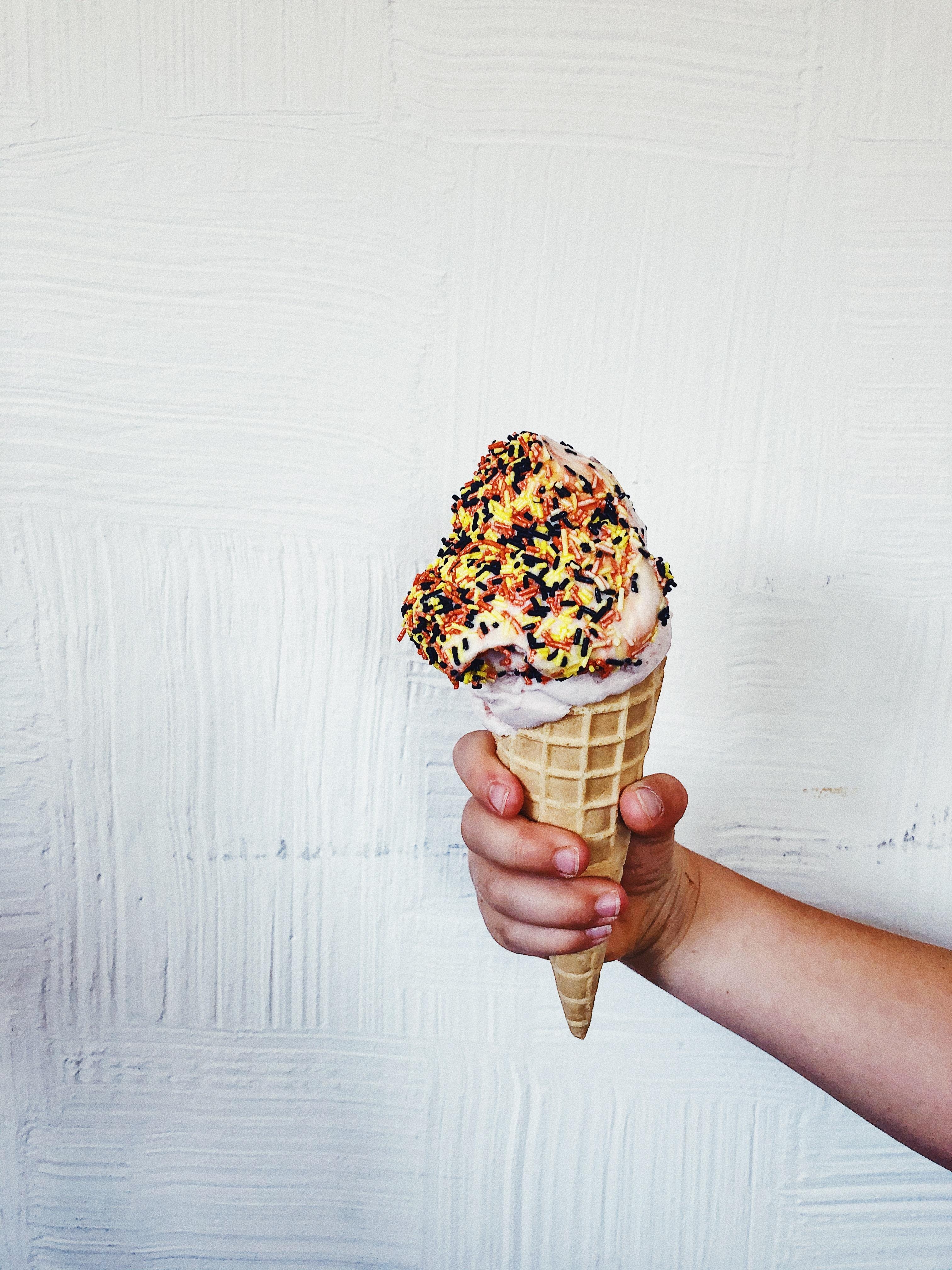 SUMMERLOVE
#icecream #iceicebaby #streusel #eisliebe #icecreamtime #hamburg #kitchenstories