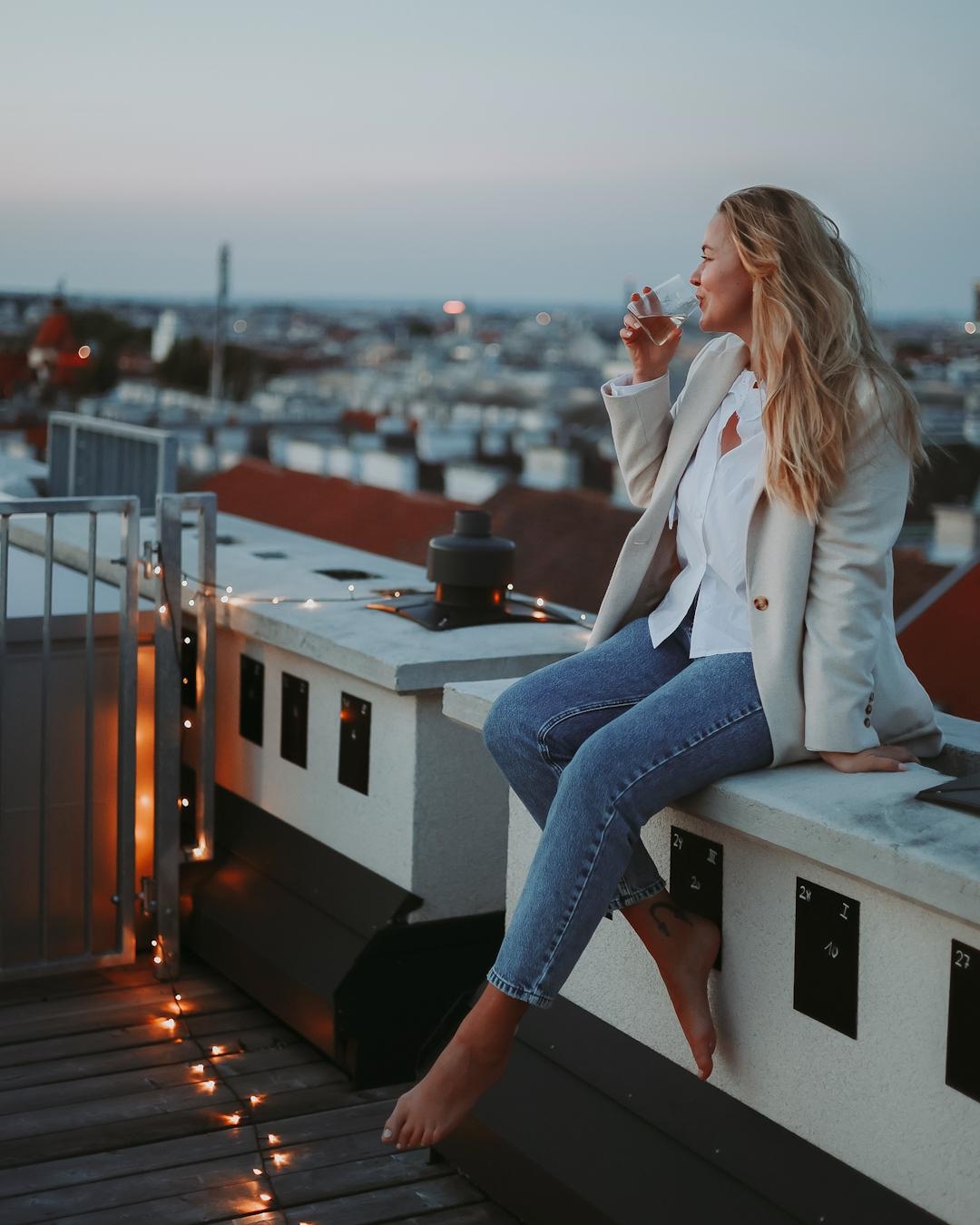summers are for rooftop nights ☀️ #dachterasse #lichterkette #sommerabend