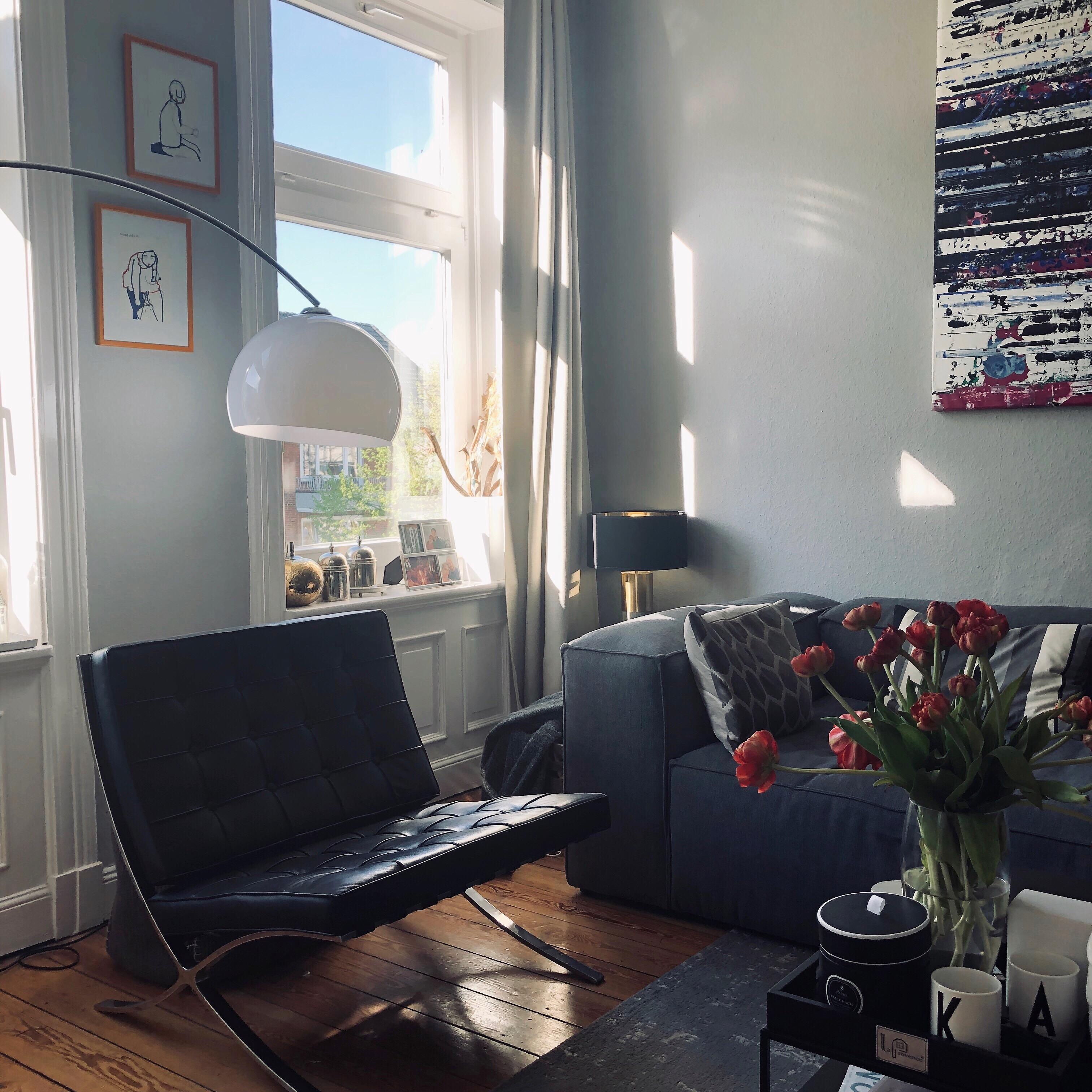 Sun is out in Hamburg #interior #interiordesign #couchstyle #art #danishdesign #chair #tulpen