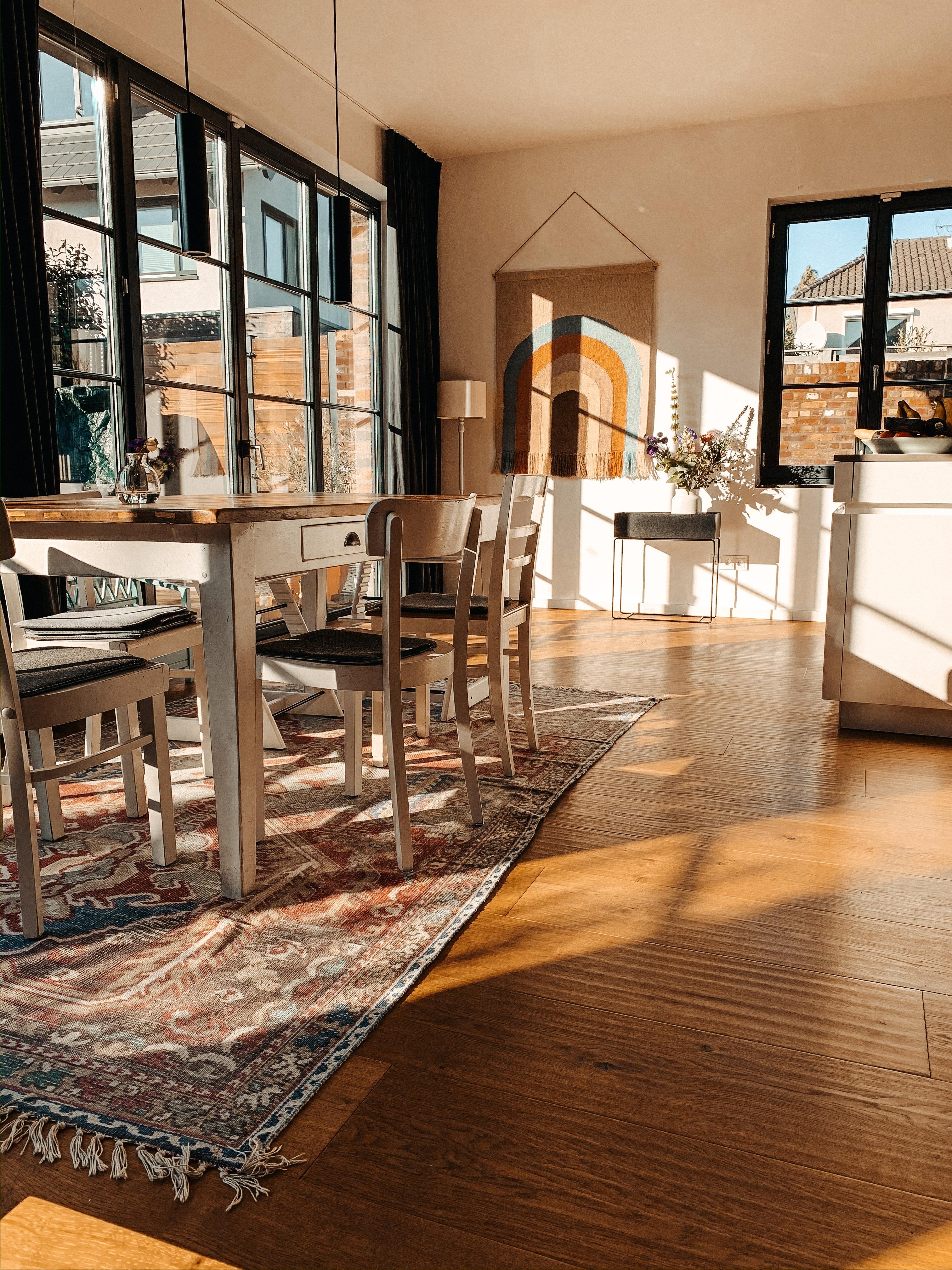 Sun #livingroom #table #kitchen