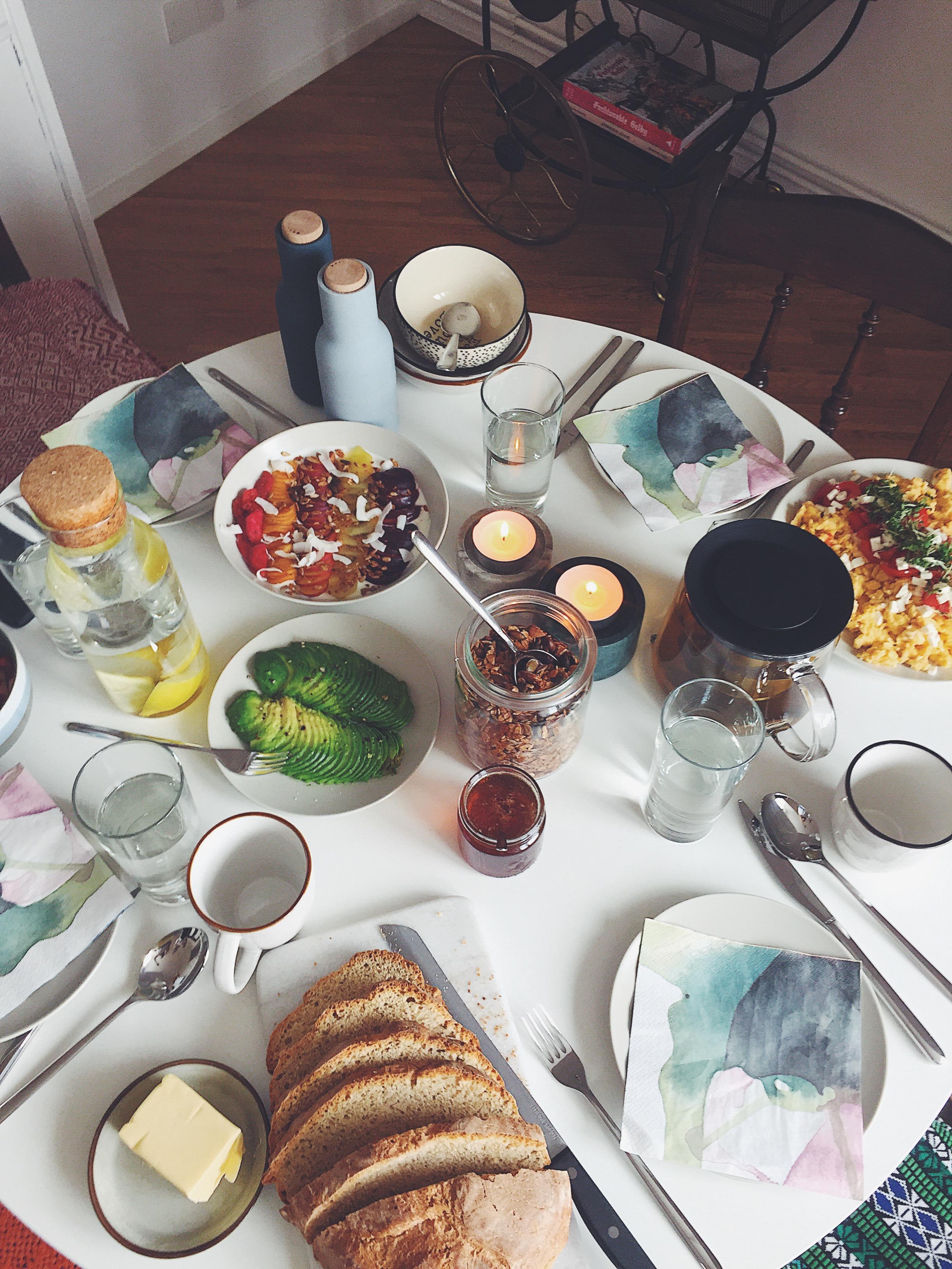 Sundays ☕️
#breakfastgoals #frühstückenistmeinhobby #selfmadebread #yummy 