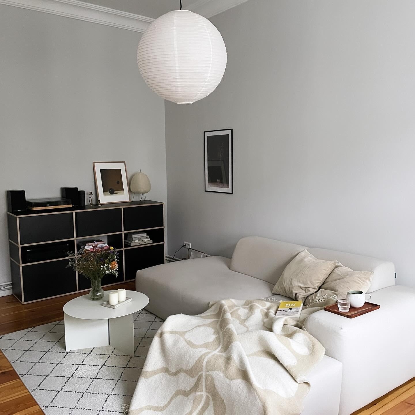 Sundays... 🦦

#livingroom #simpleliving #minimaldesign 