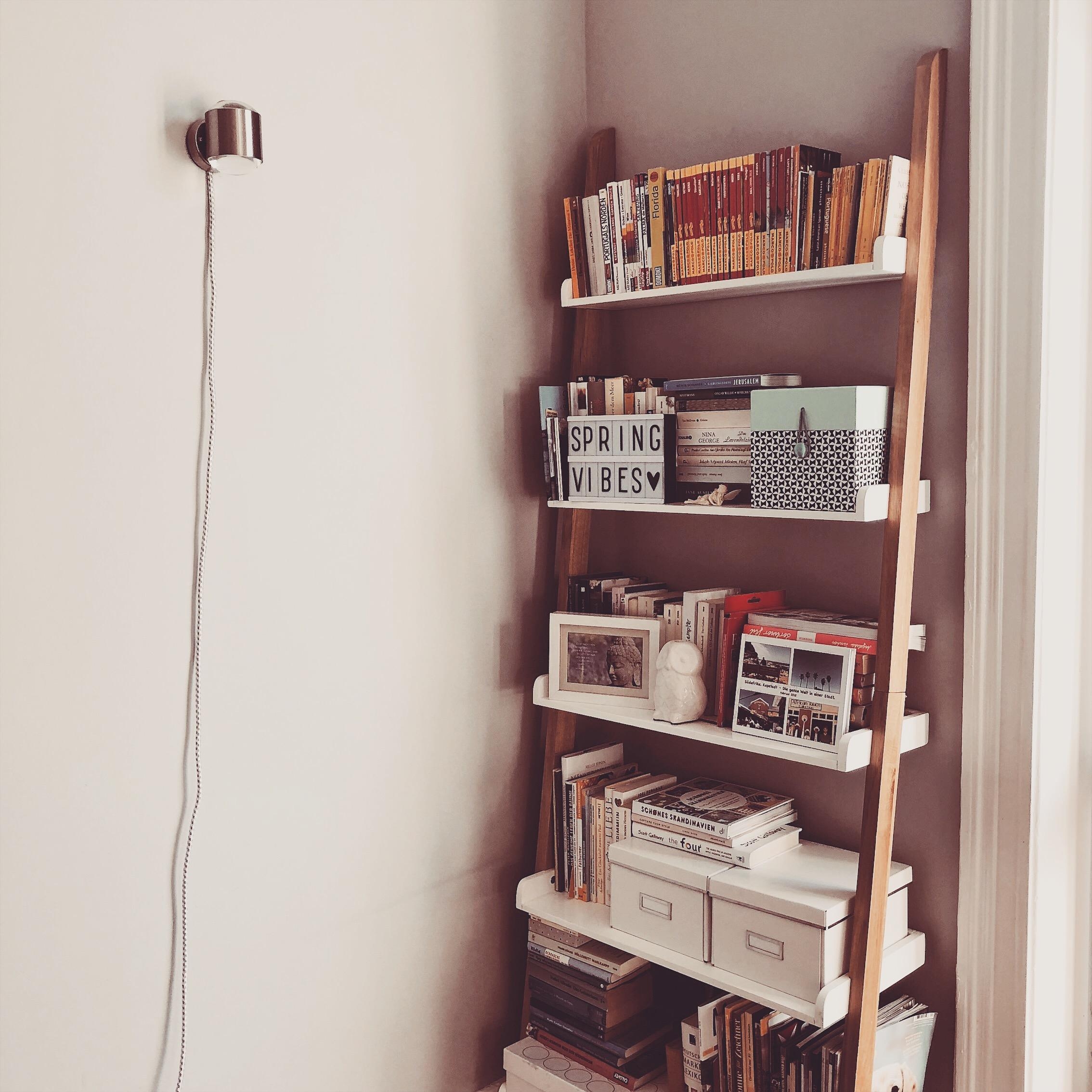 sundays are for reading. #books #shelf #bücherliebe #homedecor #decoration #homeinspo #interiorstyle #books #regal