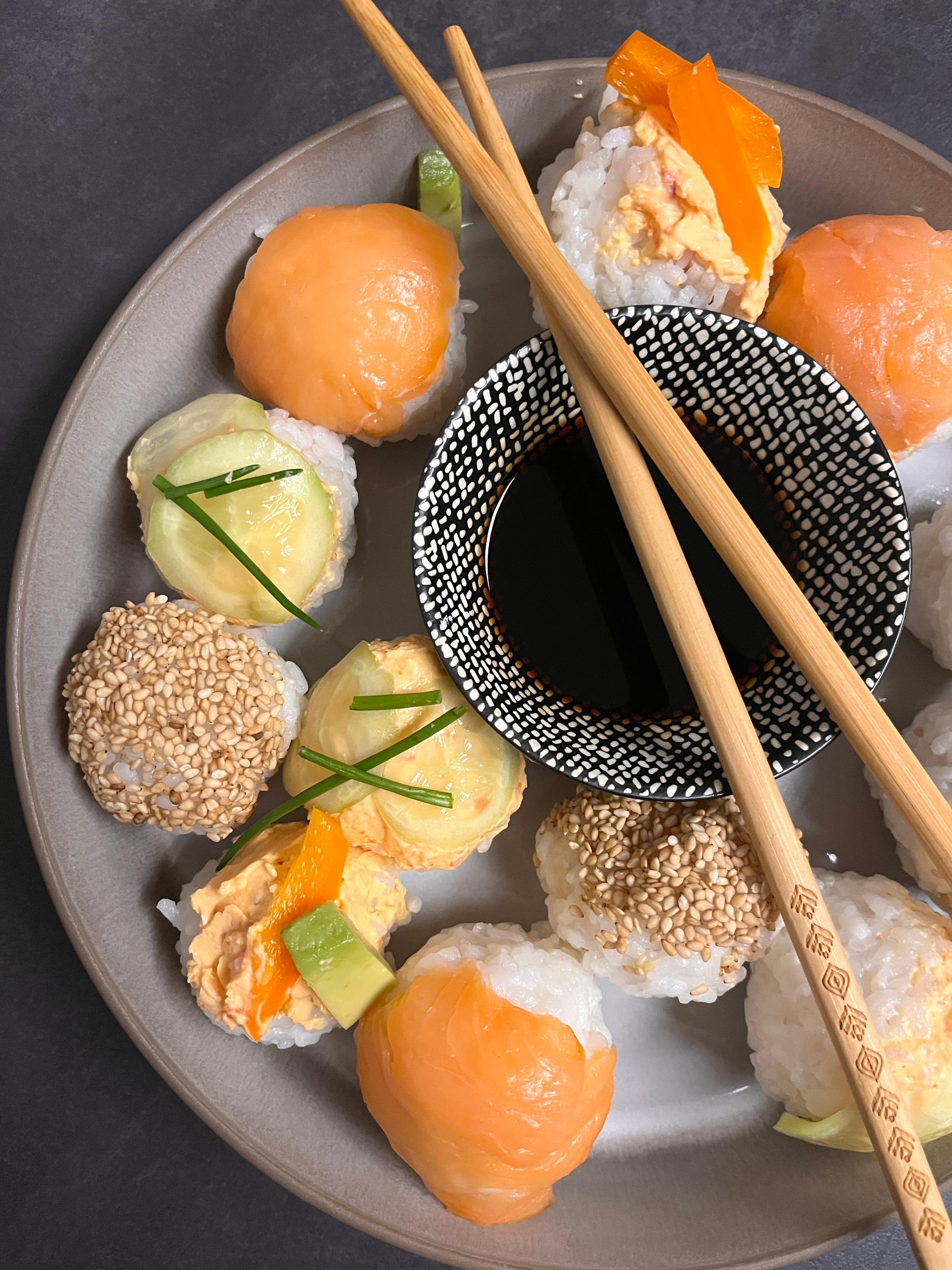 Sushipralinen 🍣 #sushi#asianfood#sushipralinen#weekend#rezeptidee#sushiliebe#abendessen#grußausderküche