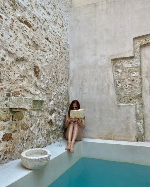 Take me back! #vacation #holiday #kreta #crete #readingatthepool