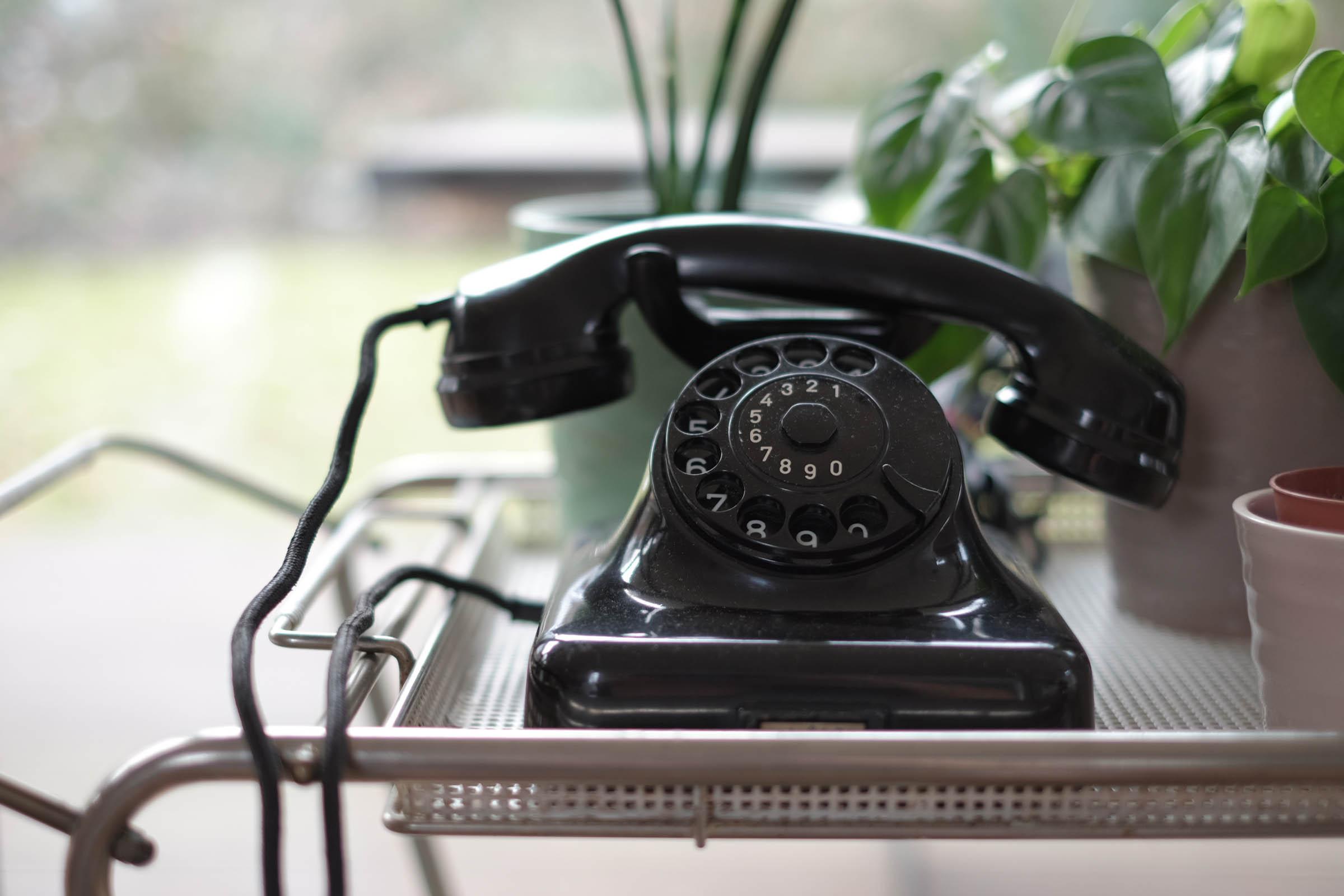Telefon mit Wählscheibe #retro #vintage ©Heike Schwarzfischer