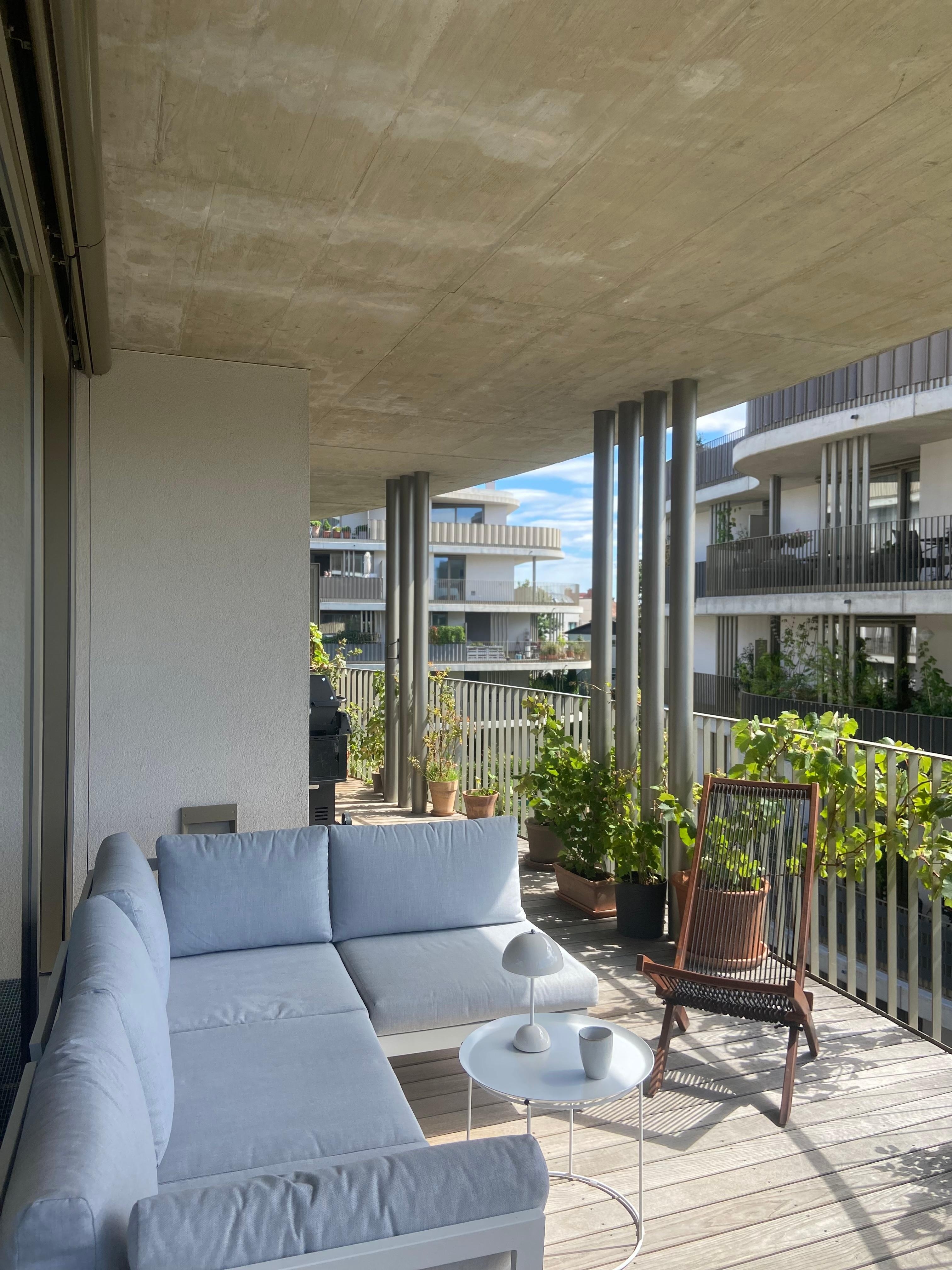 #terrasse #balkon #outdoor #industrial #beton #sichtbeton 