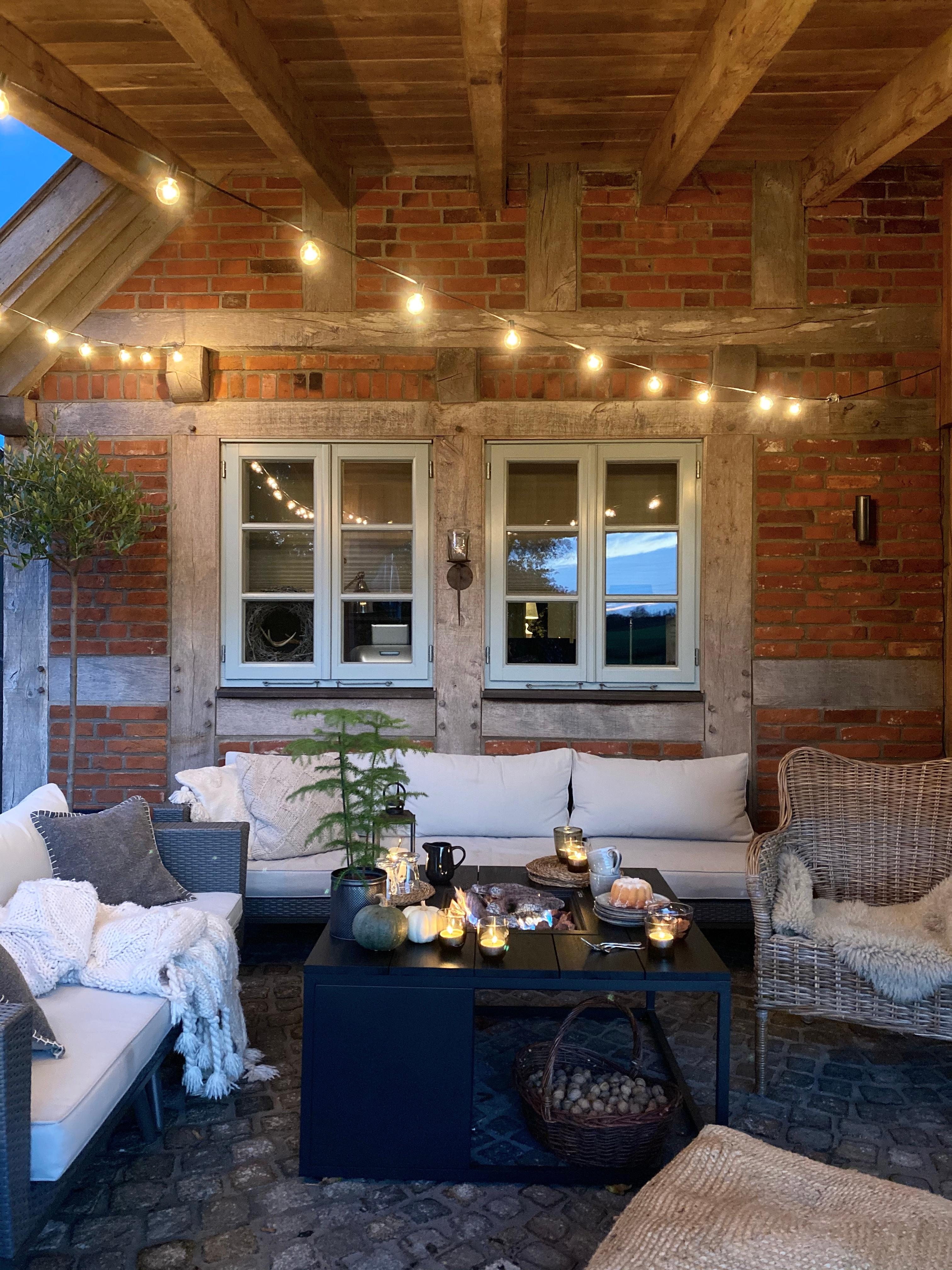 #terrasse #fachwerkhaus #fachwerk #loungemöbel #cottagestyle #herbst #cozy 