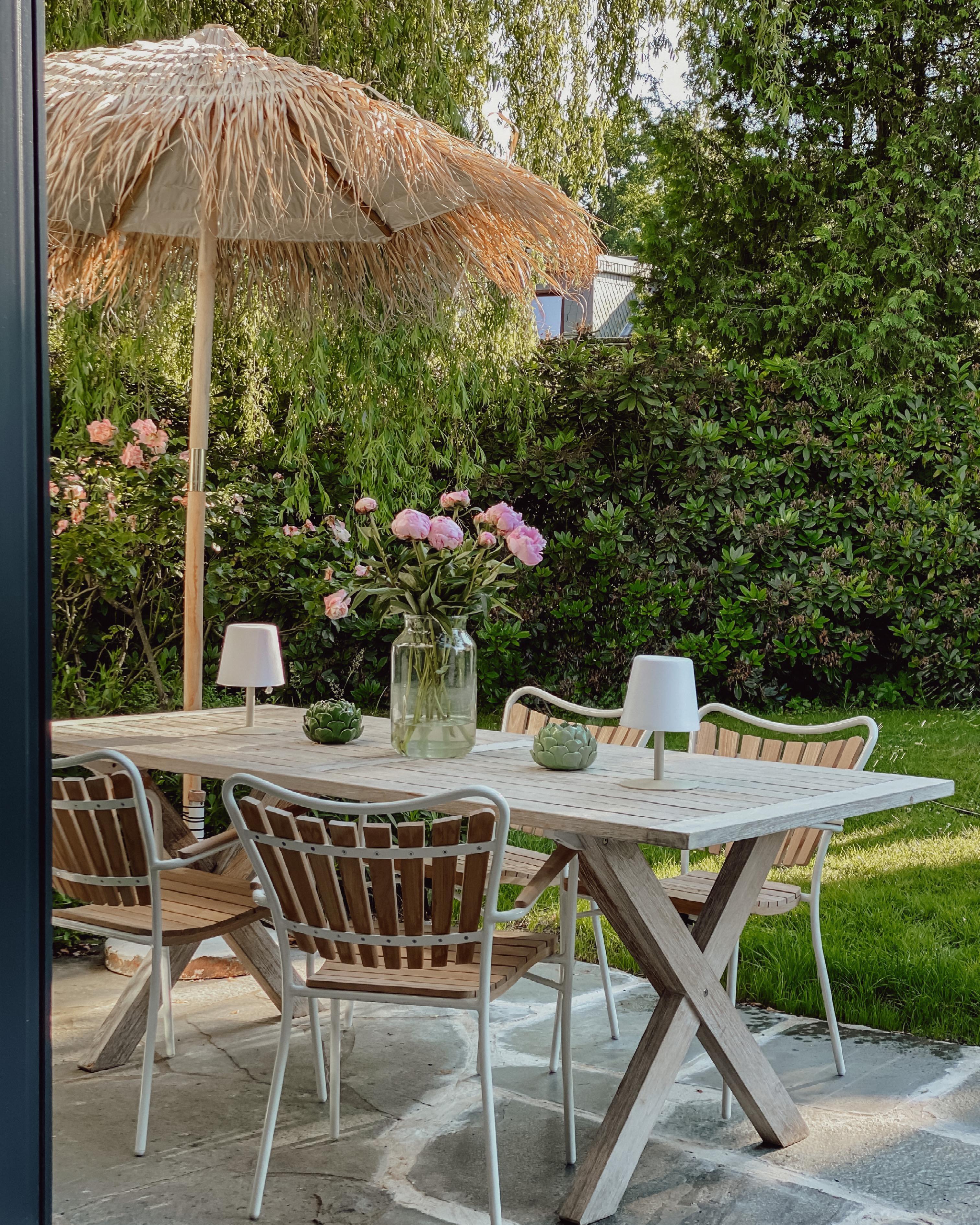 #terrasse #garten #outdoormöbel #summer #stühle #esstisch #sonnenschirm 