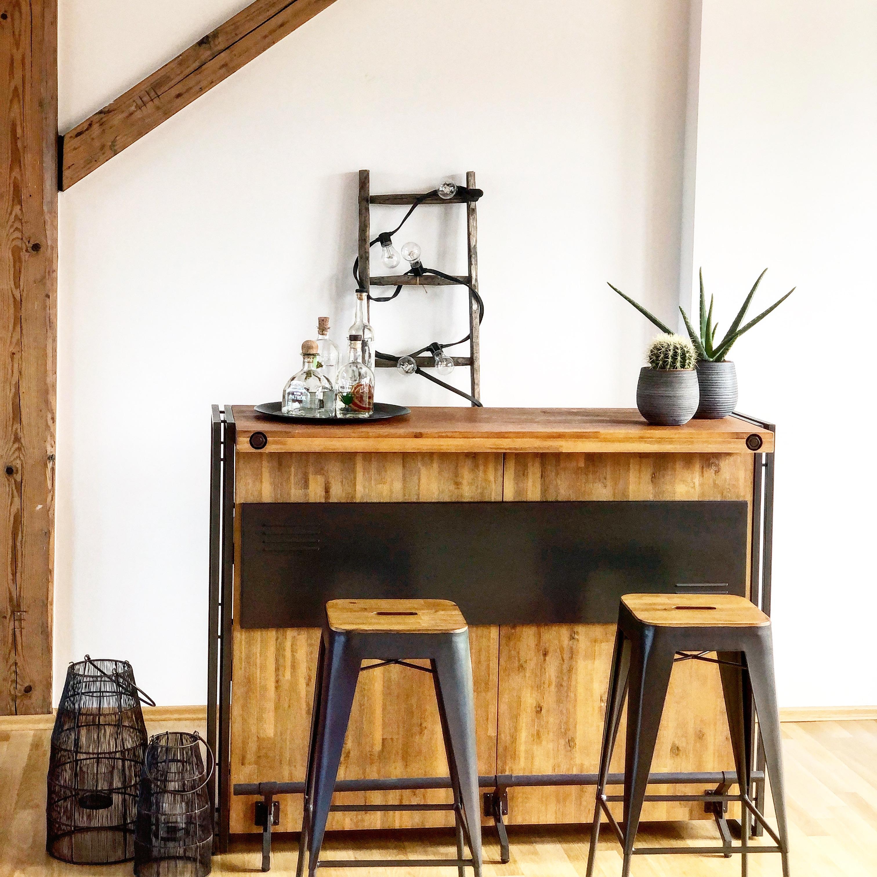 There’s place like a home bar! 
#homebar #dreamingofmexico #mezcal #tequila #loftstyle
