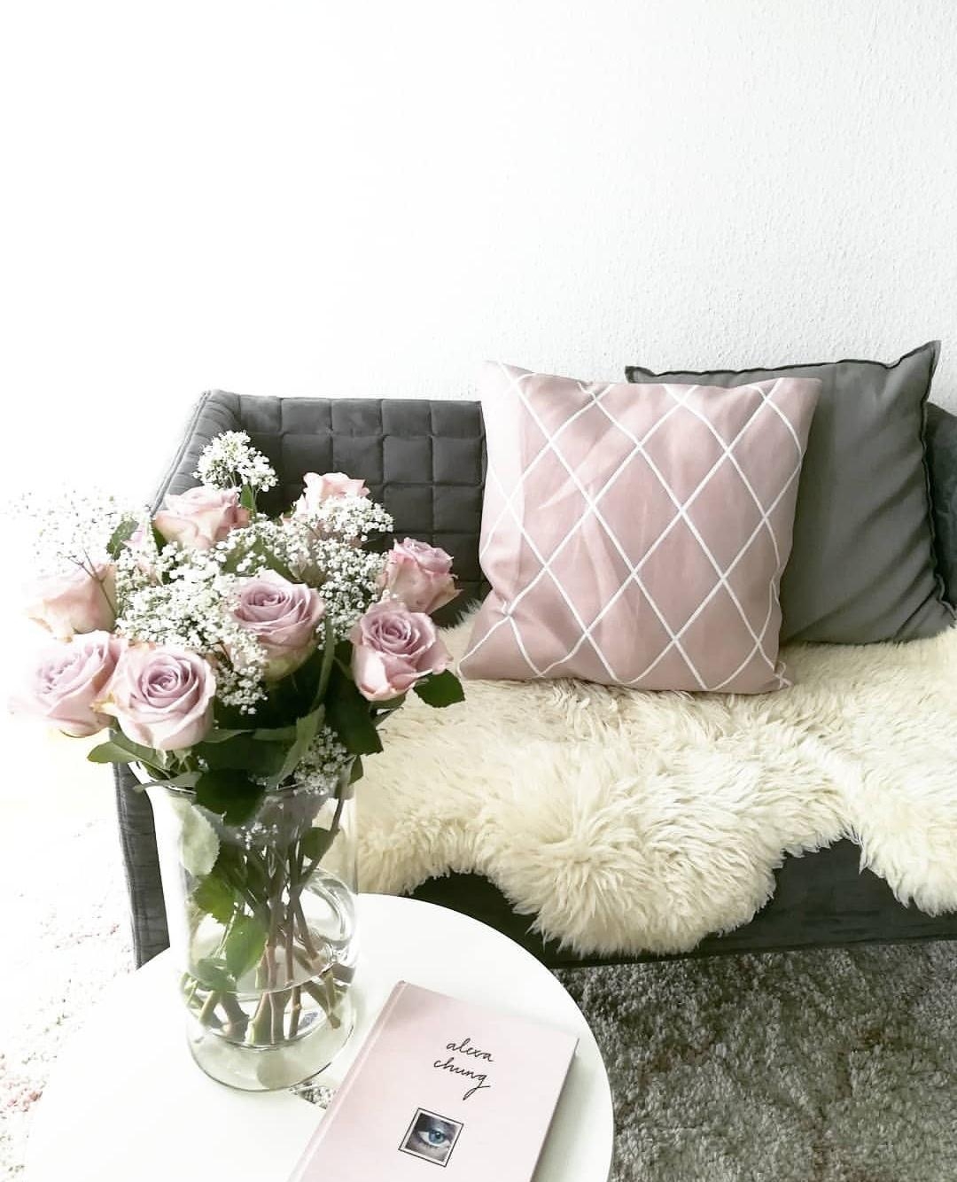Tiny couch #tinycouch #rosa #grey #kleinaberfein #wgzimmer 