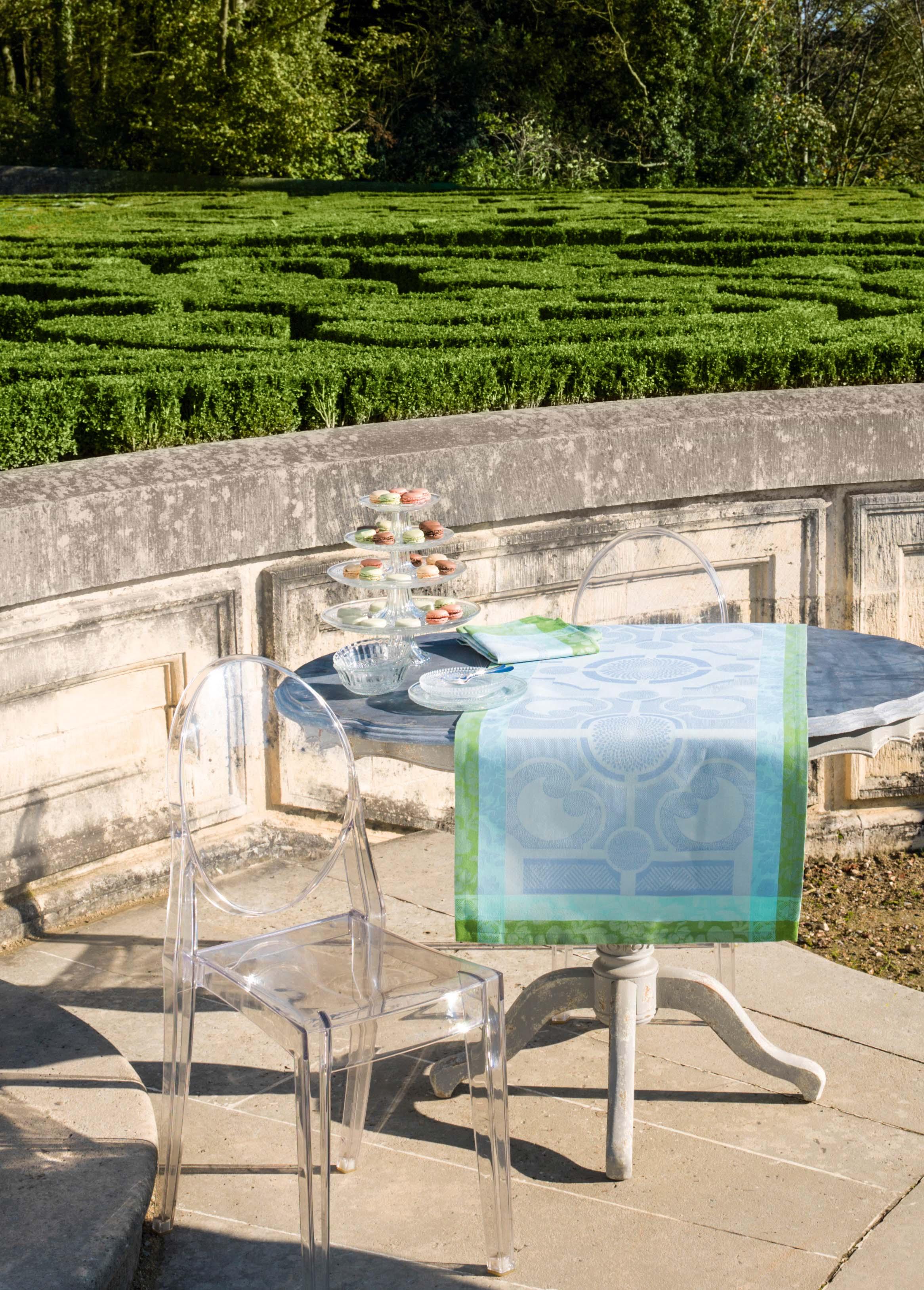 Tischläufer - Jardin Royal Fontaine #tischläufer ©by Le Jacquard Francais