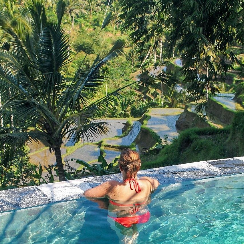 #travelchallenge #wellness & danach Entspannung im Pool mit Blick auf die Reisterrassen auf Bali 😍