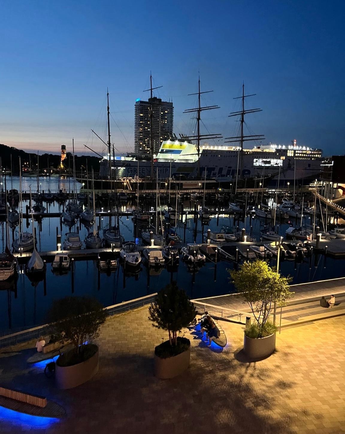 Travemünde-Priwall bei Nacht.
#Auszeit 