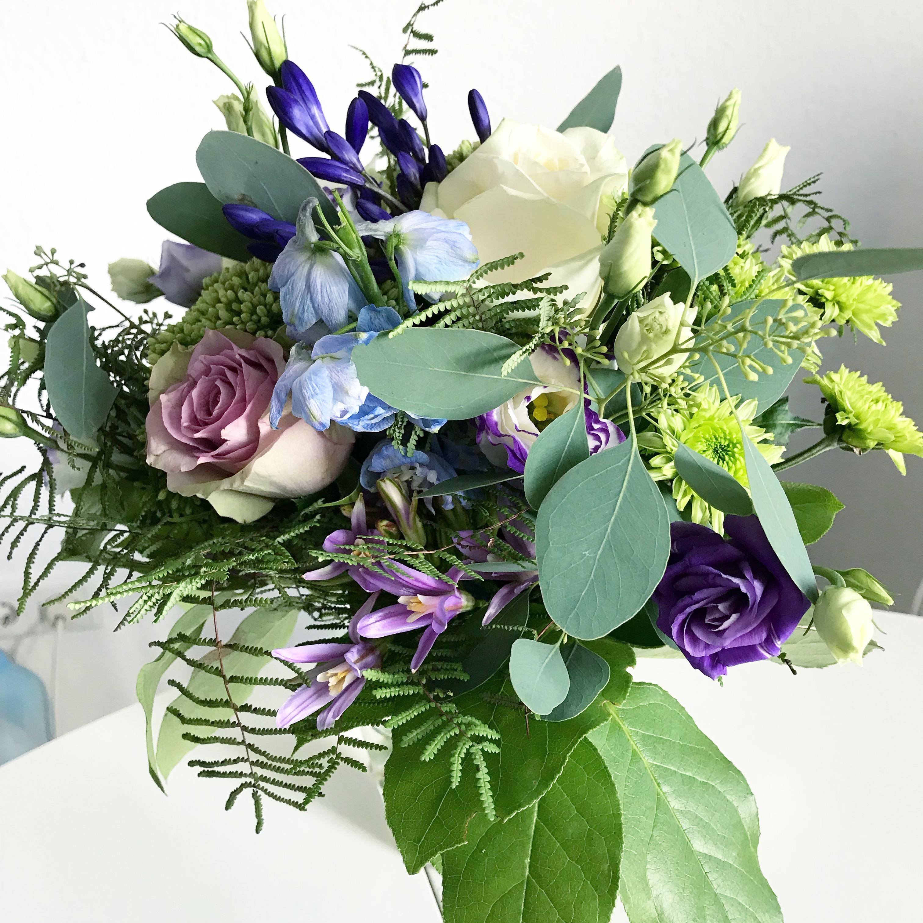 True blue, flowers - I love you <3 #freshflowerfriday