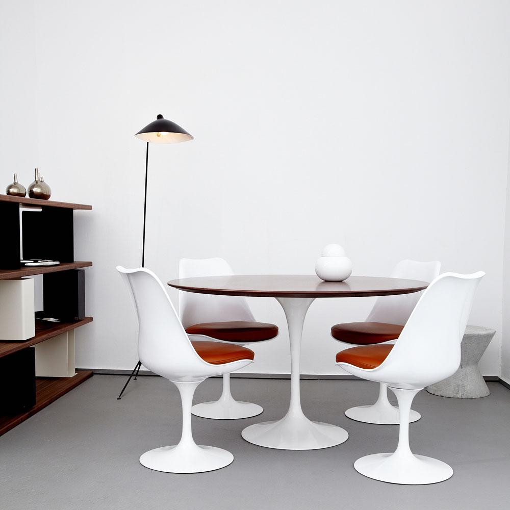 Tulip Sitzgruppe von Eero Saarinen #stuhl #sideboard #weißerstuhl #schalenstuhl #rundertisch ©Copyright by Markanto