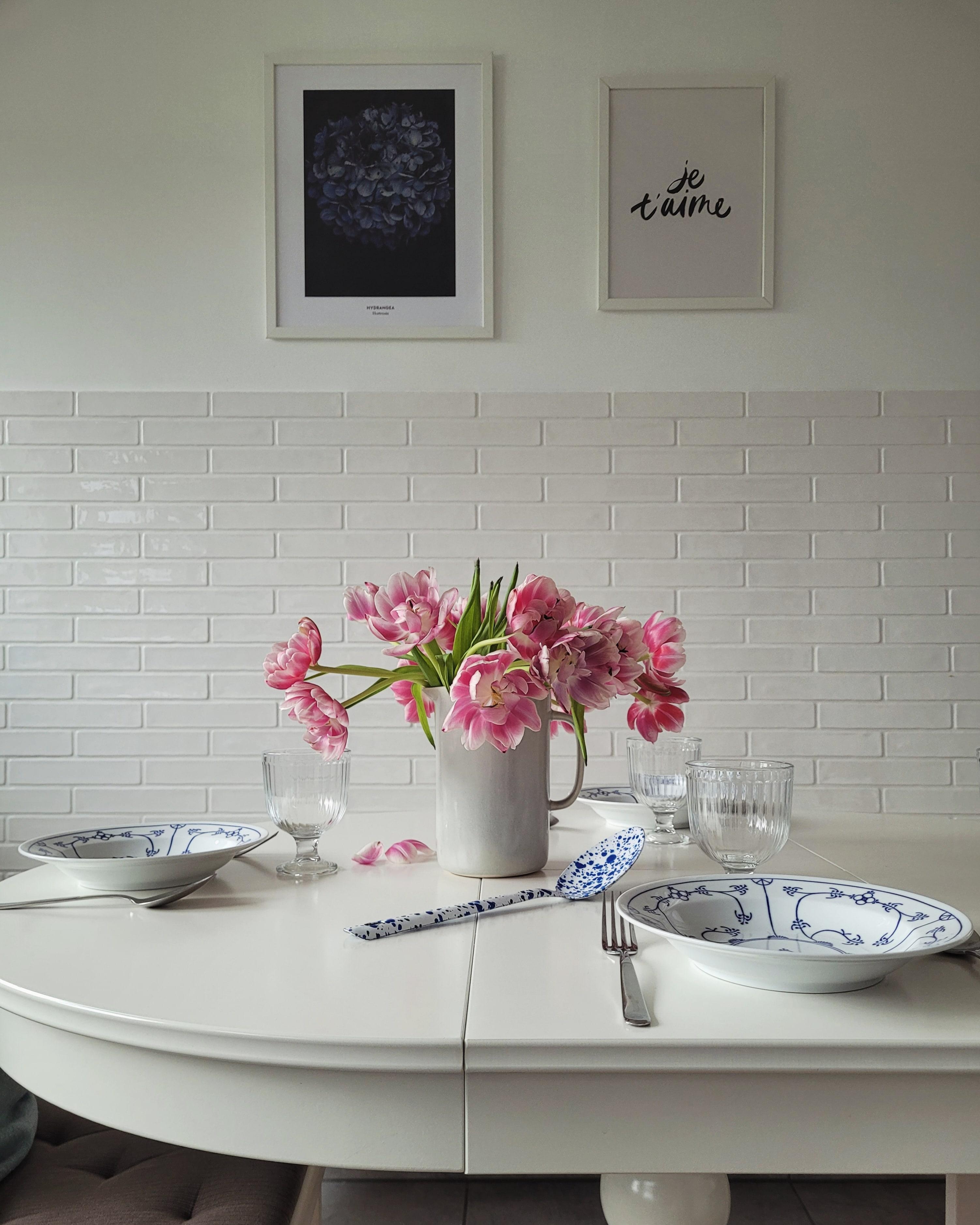 Tulpenliebe 
#Tulpen #Küche #Frühling #Esstisch #Tischdeko 