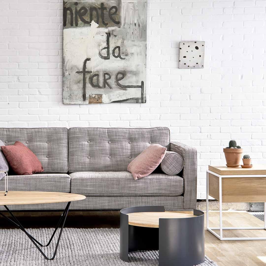 Typisch skandinavischer Stil: helles Holz, dezente Farben, durchdachtes Design!
#wohnzimmer	#interiordeco
