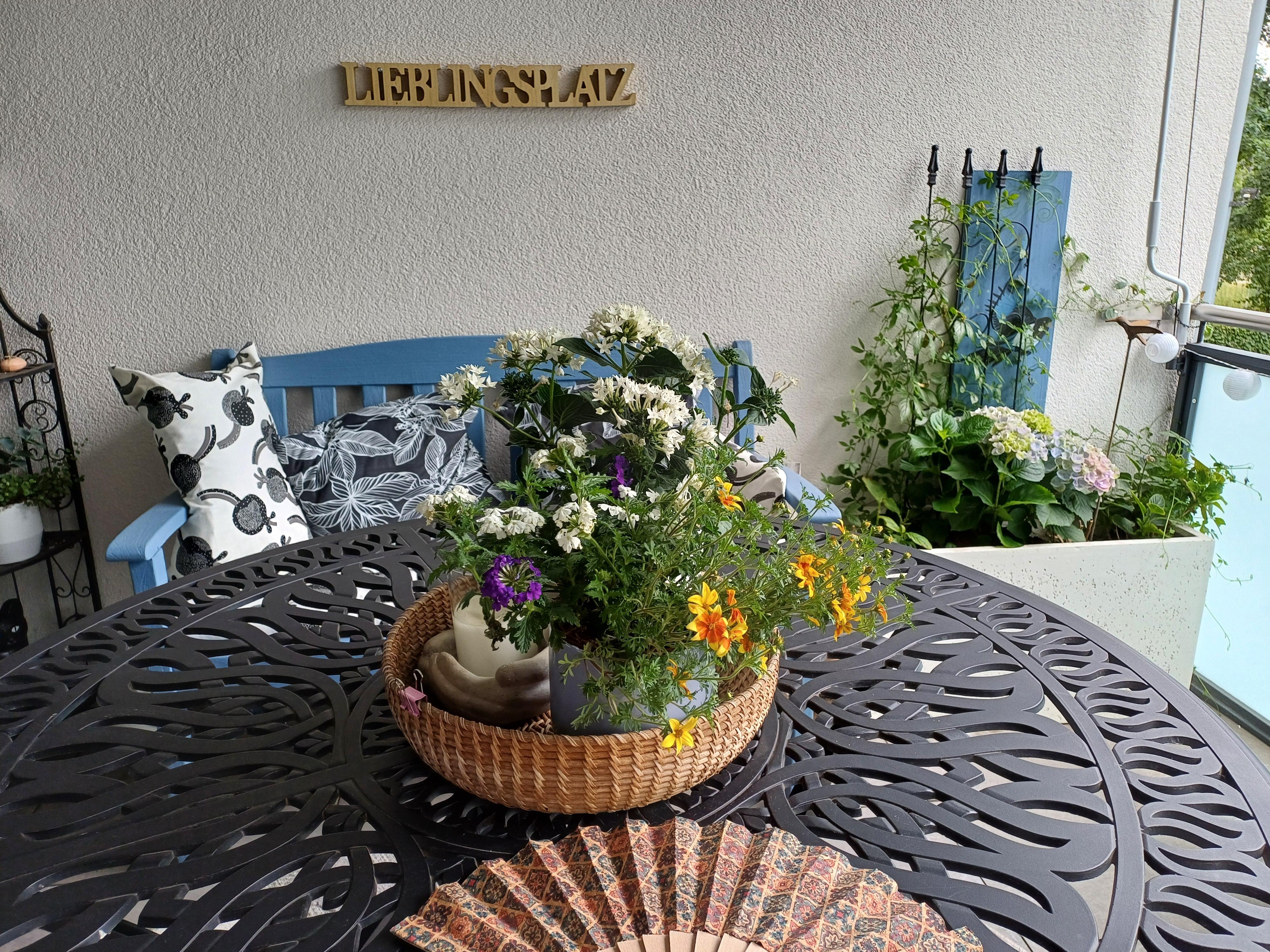 Unser Balkon, unser Draußenzimmer.