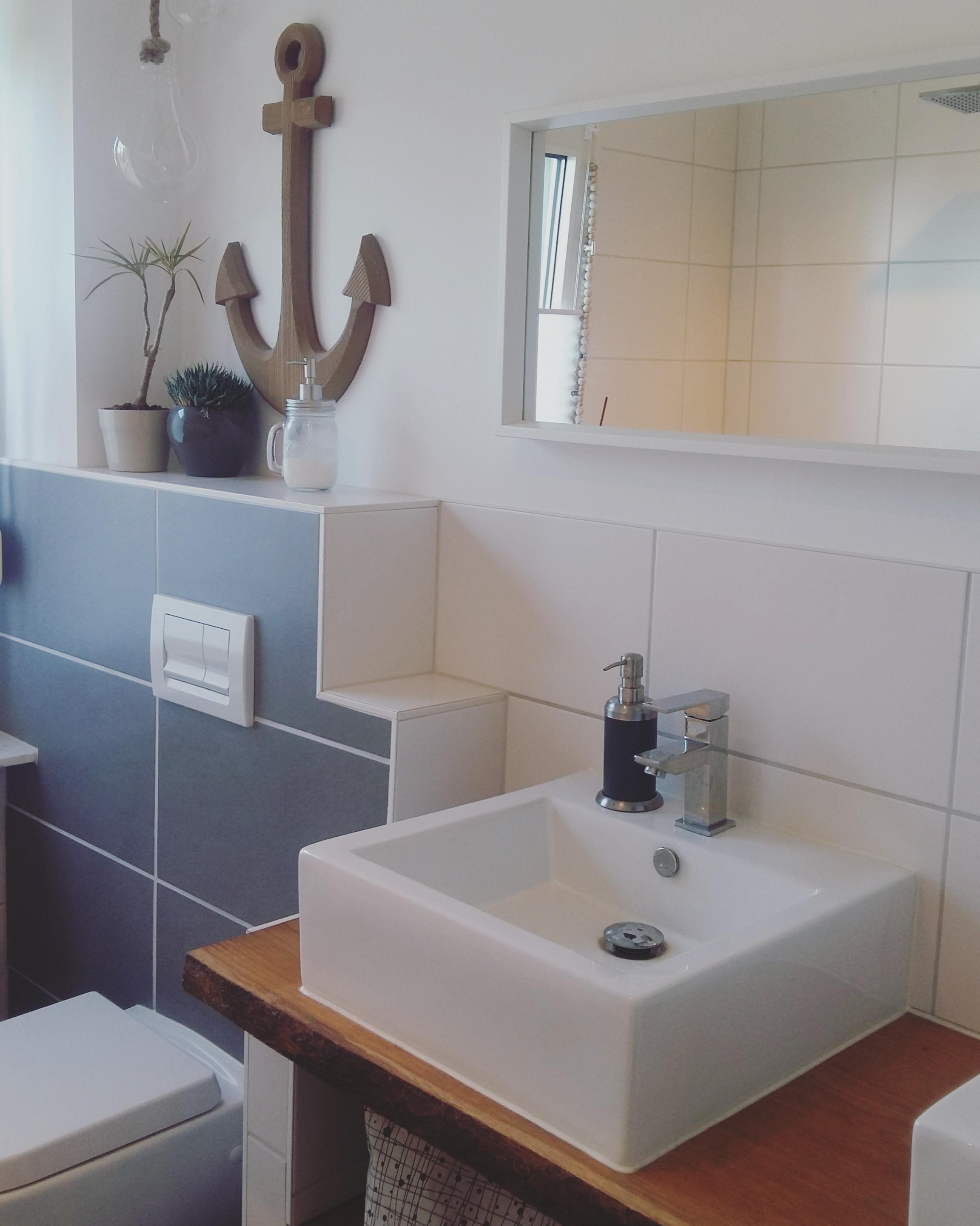Unser #diy #badezimmer: ich ♡ den selfmade Waschtisch mit meinen #holzbohlen aus regionaler Eiche #livingabc #couchstyle
