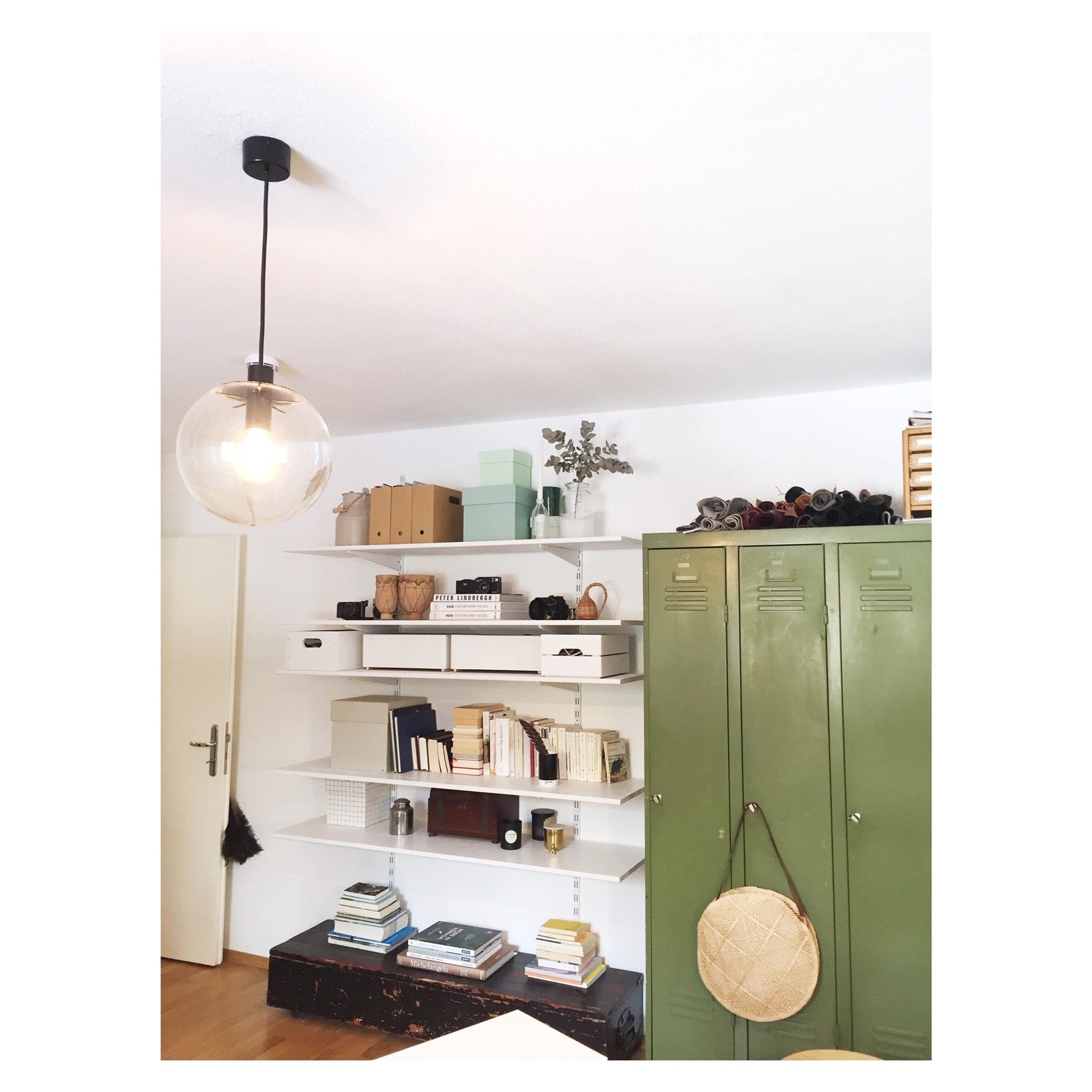 Unser Kreativraum– Stauraum für unsere Materialien & Schätze!

#büro #workspace #shelfie
#classicon #diy #kreativraum