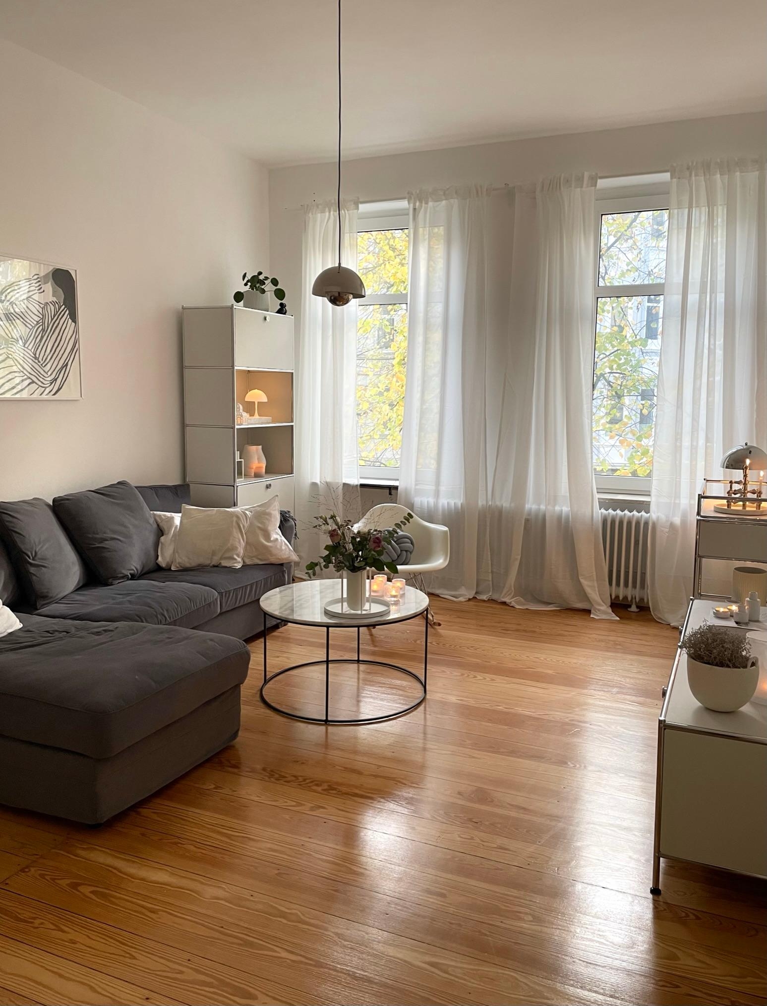 Unser neues Wohnzimmer ✨ #neuhier #wohnzimmer #skandinavischwohnen #dänischesdesign #altbauwohnung 