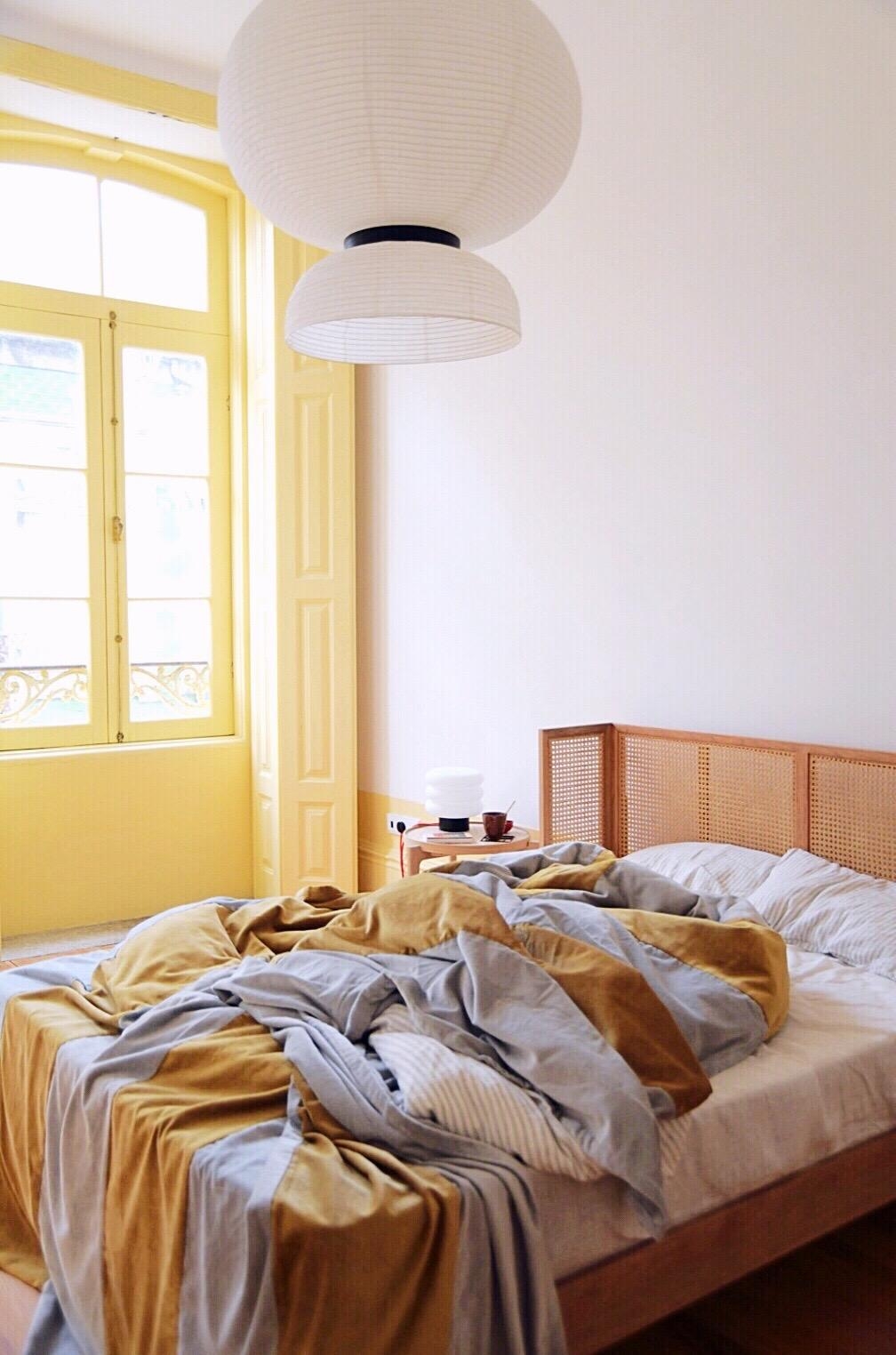 Unser Portugiesisches Schlafzimmer - noch nicht fertig gestaltet, aber auch so schön recht einladend, oder? 
#bedroom 