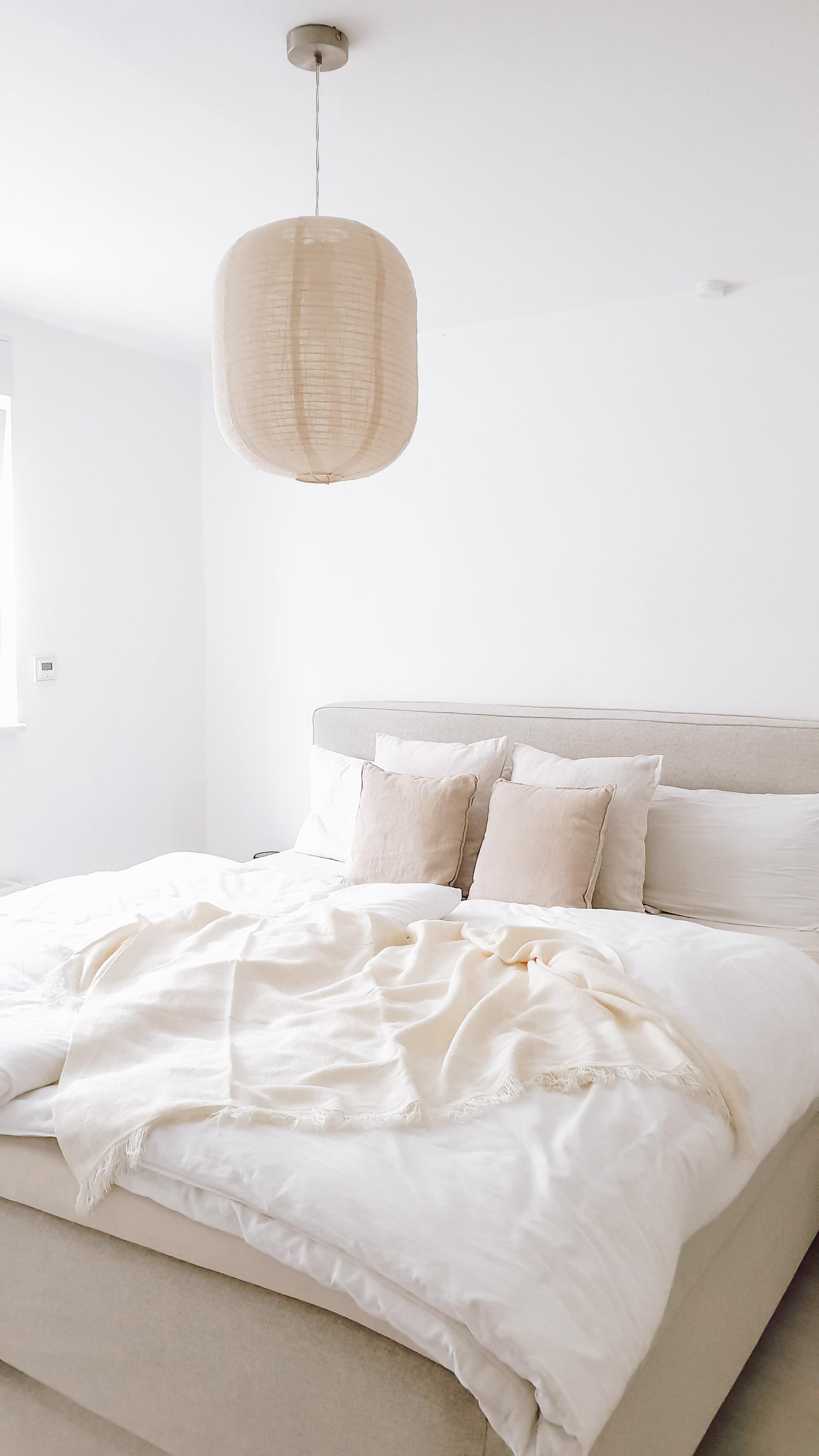 Unser Schlafzimmer 🤍
#schlafzimmer #bedroomdetails #bedroomdecor #mybdrm #bedroom #Boxspringbett 