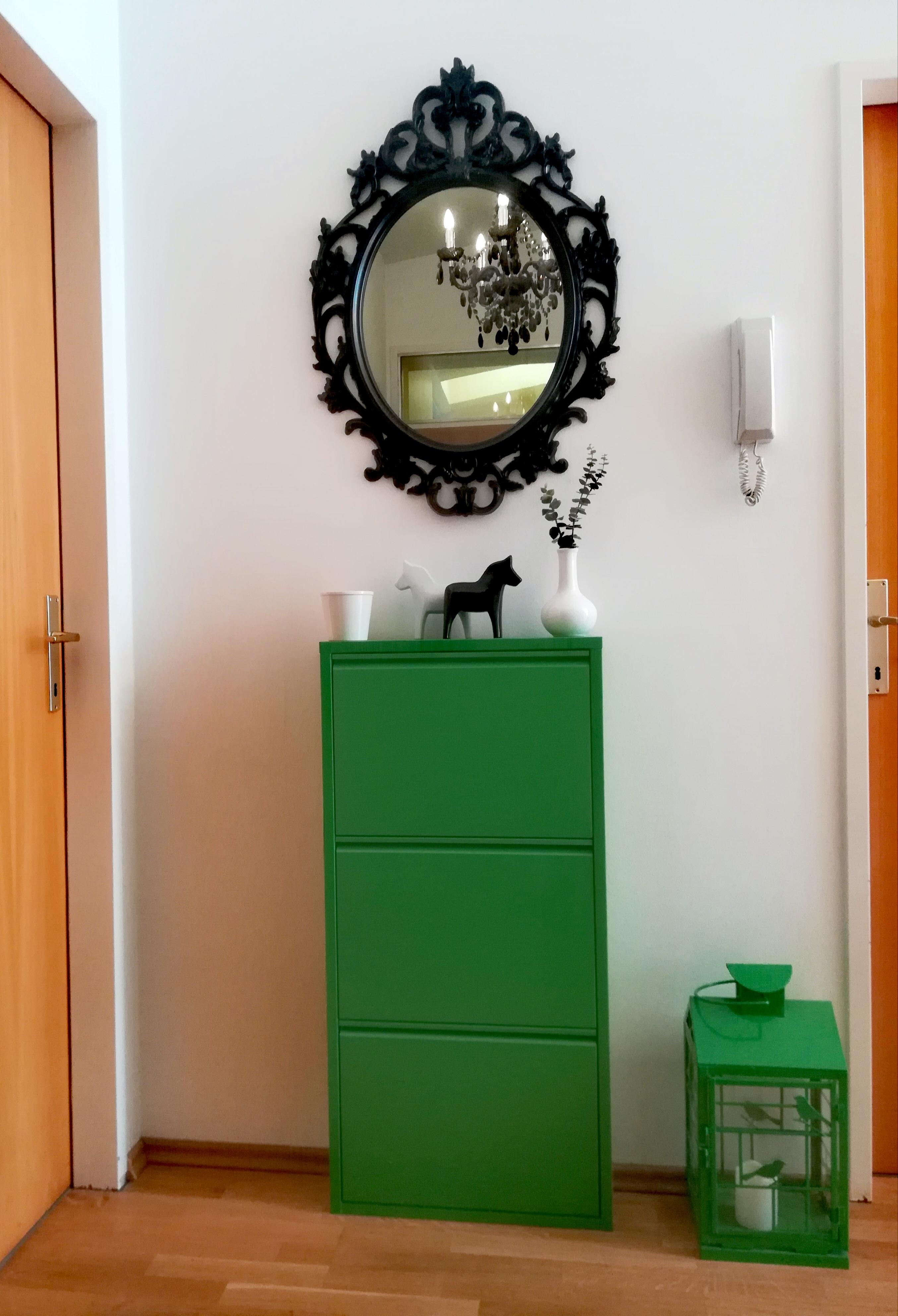 unser schmaler Eingangsbereich

#flur #livingchallenge #interiordesign #green