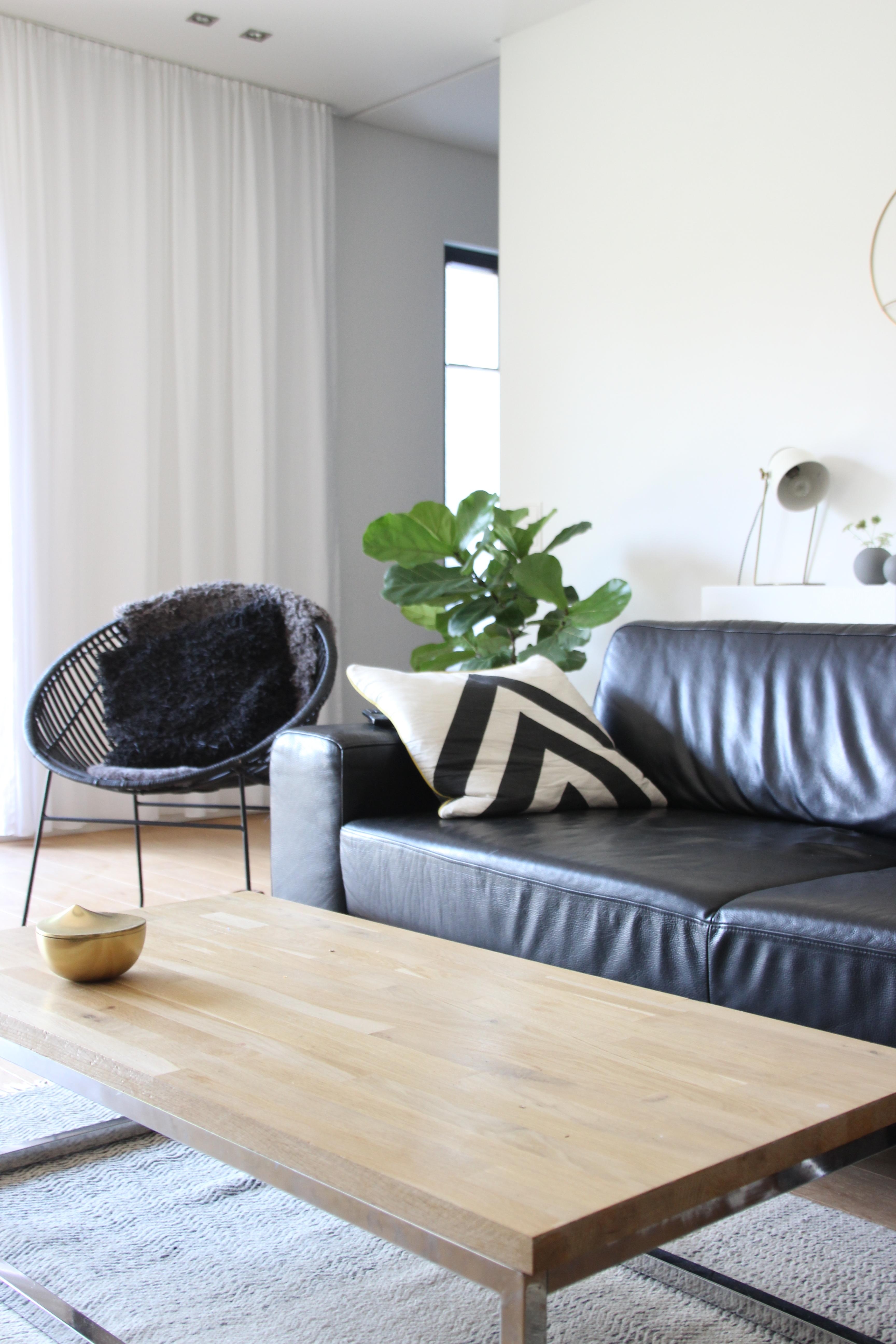 Unser Wohnzimmer. #couch #cosy #black #wohnzimmer
