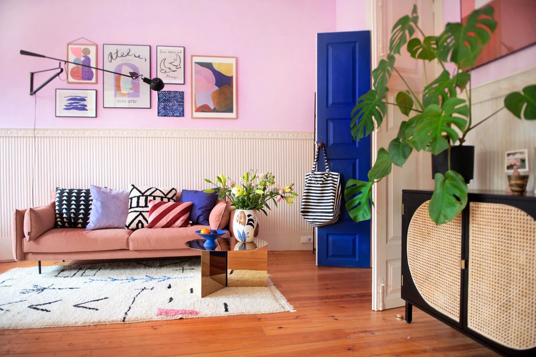 Unser Wohnzimmer in Portugal 💙💜
#Wohnzimmer #colorful #livingroom