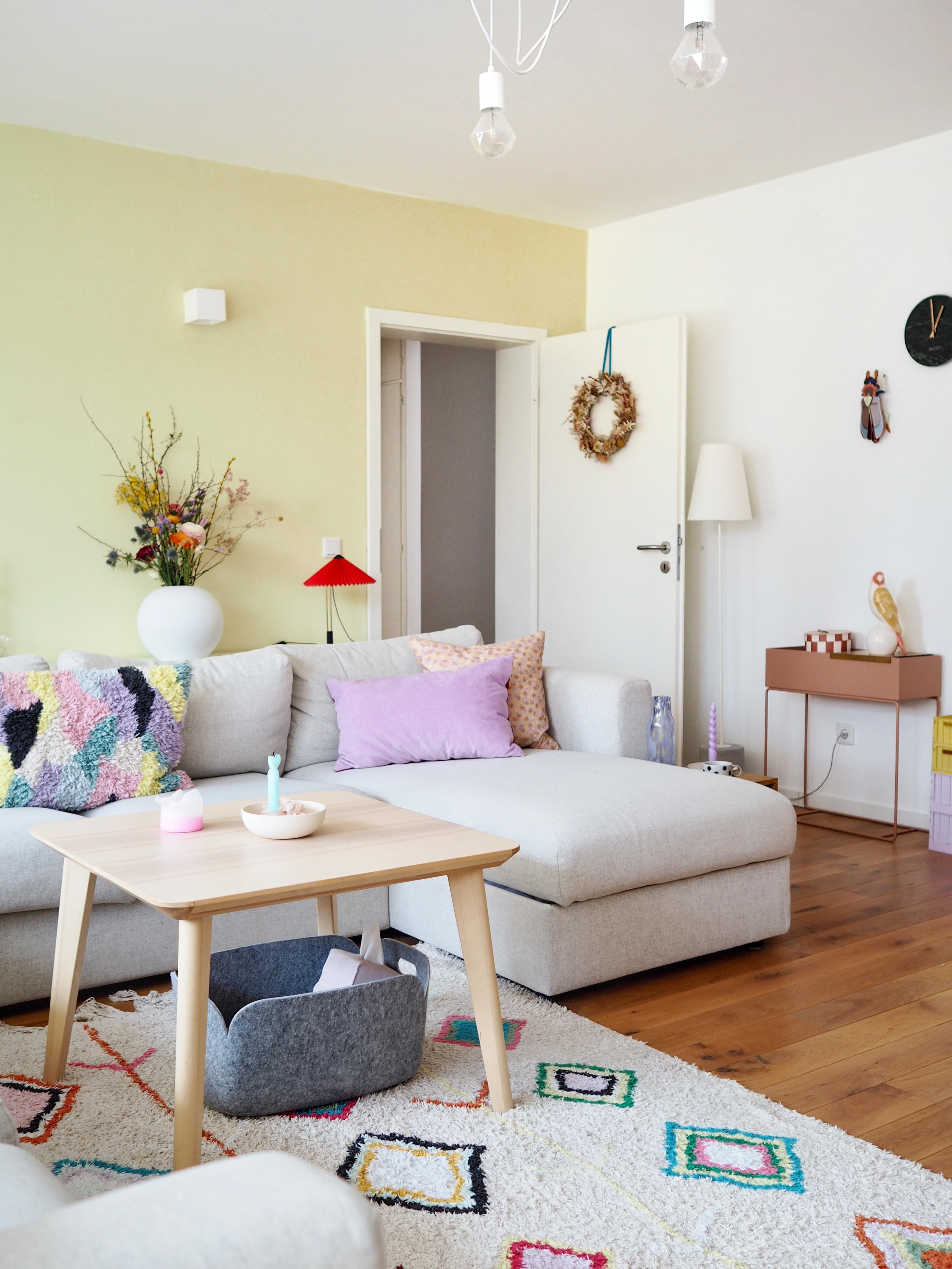 Unsere Couch erstrahlt in neuen Farben!
#couchstyle #farbenfroh