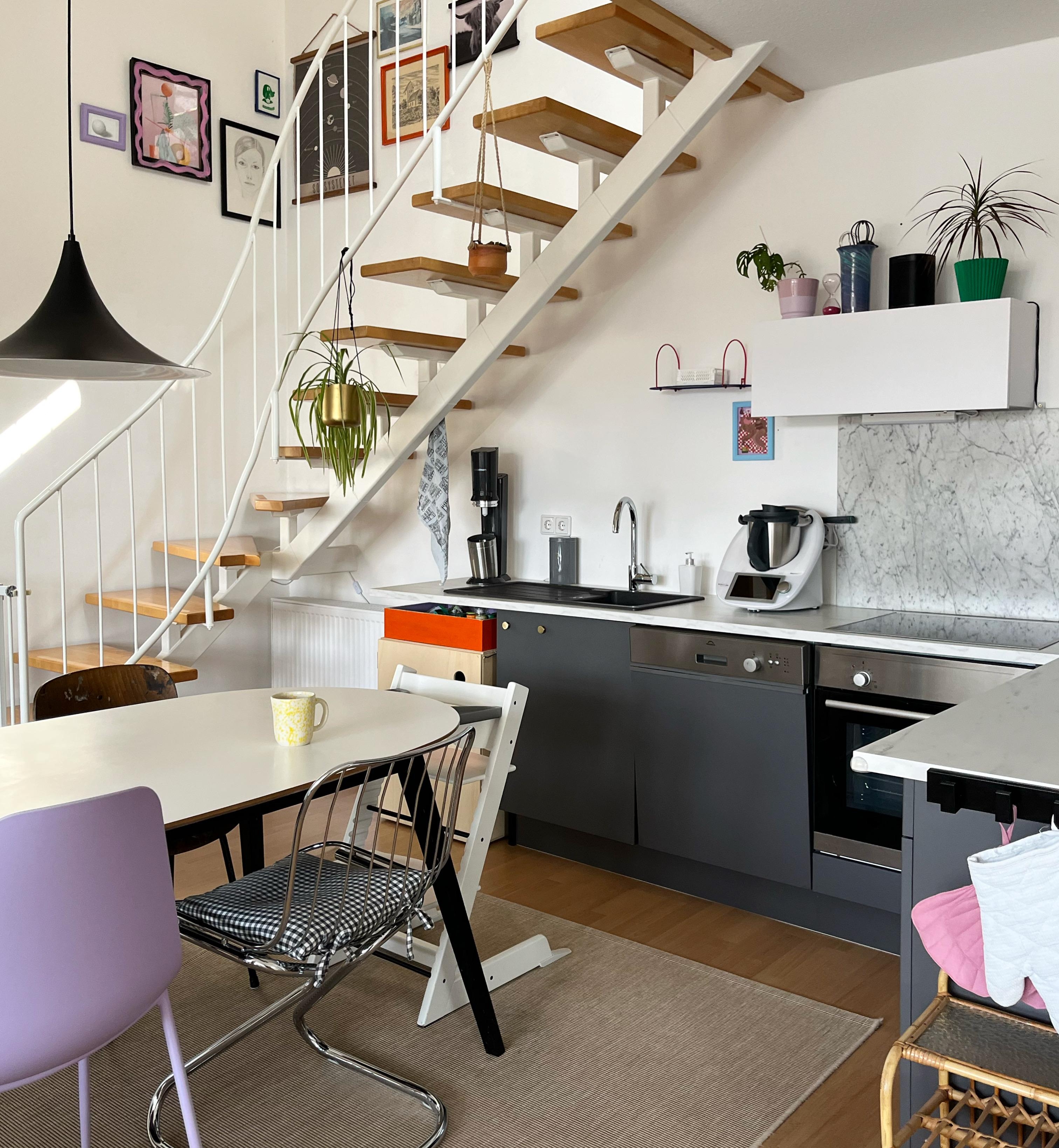 Unsere einzigartige #wohnküche 🫶🏻
#kitchenlove #esstisch #küche #küchenliebe #maisonette #treppe #cosyhome #skandihome