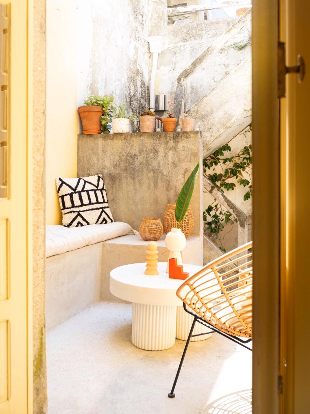 Unsere kleine Sonnenterrasse 🌞
#terrasse #sonnig #mediterran