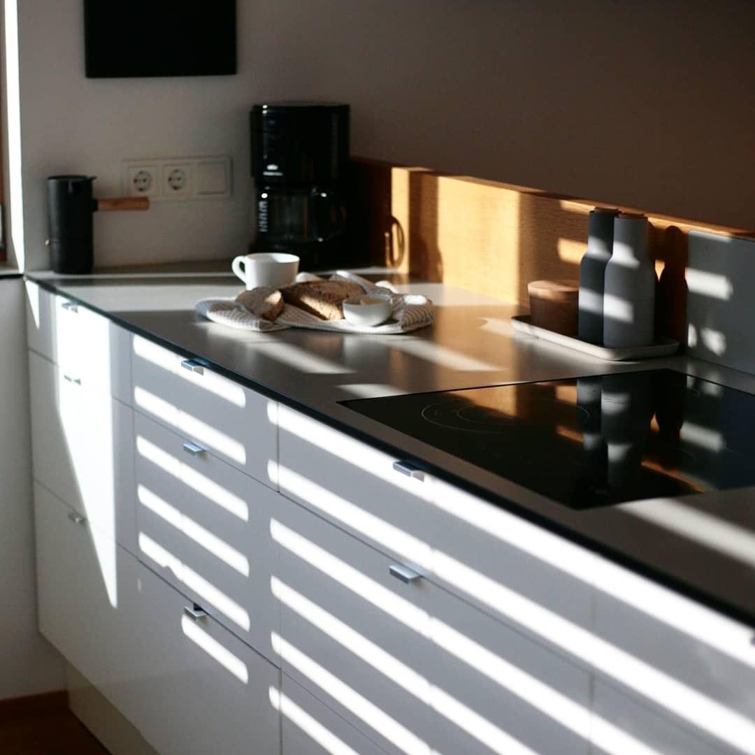 Unsere Küche im Morgenlicht ... und jetzt noch ein Kaffee... perfekt!
