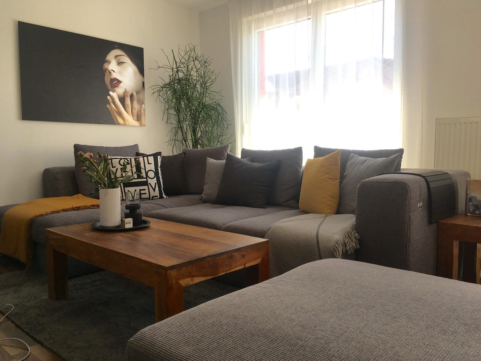 Unsere neue Couch #livingchallenge #wohnzimmergestaltung #couch # grauessofa #wohnzimmer #interior 