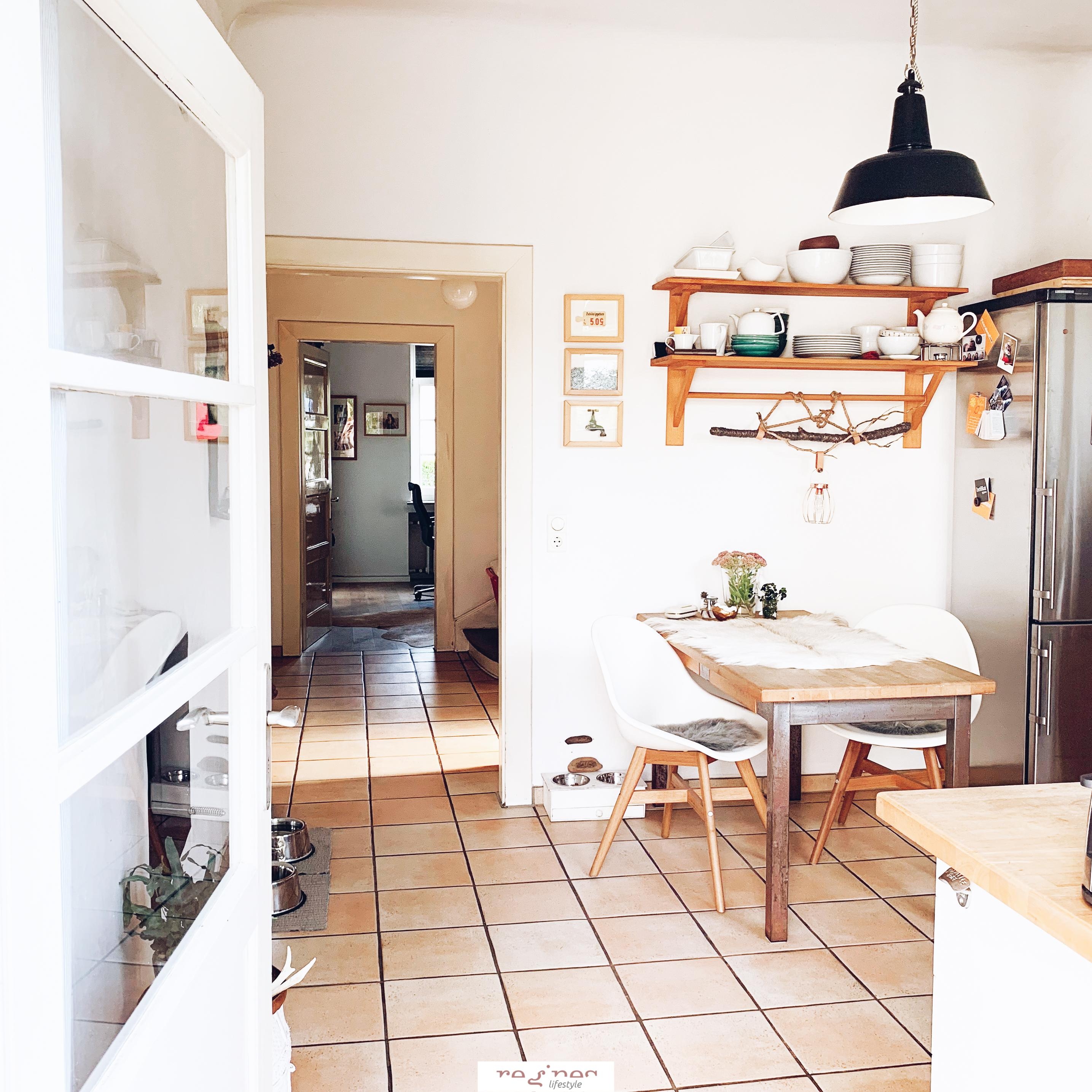 Unserer Küchenbereich, hell und gemütlich ...

#kitchen #küche #industrial #gemütlich #holz #terrakottafliesen 