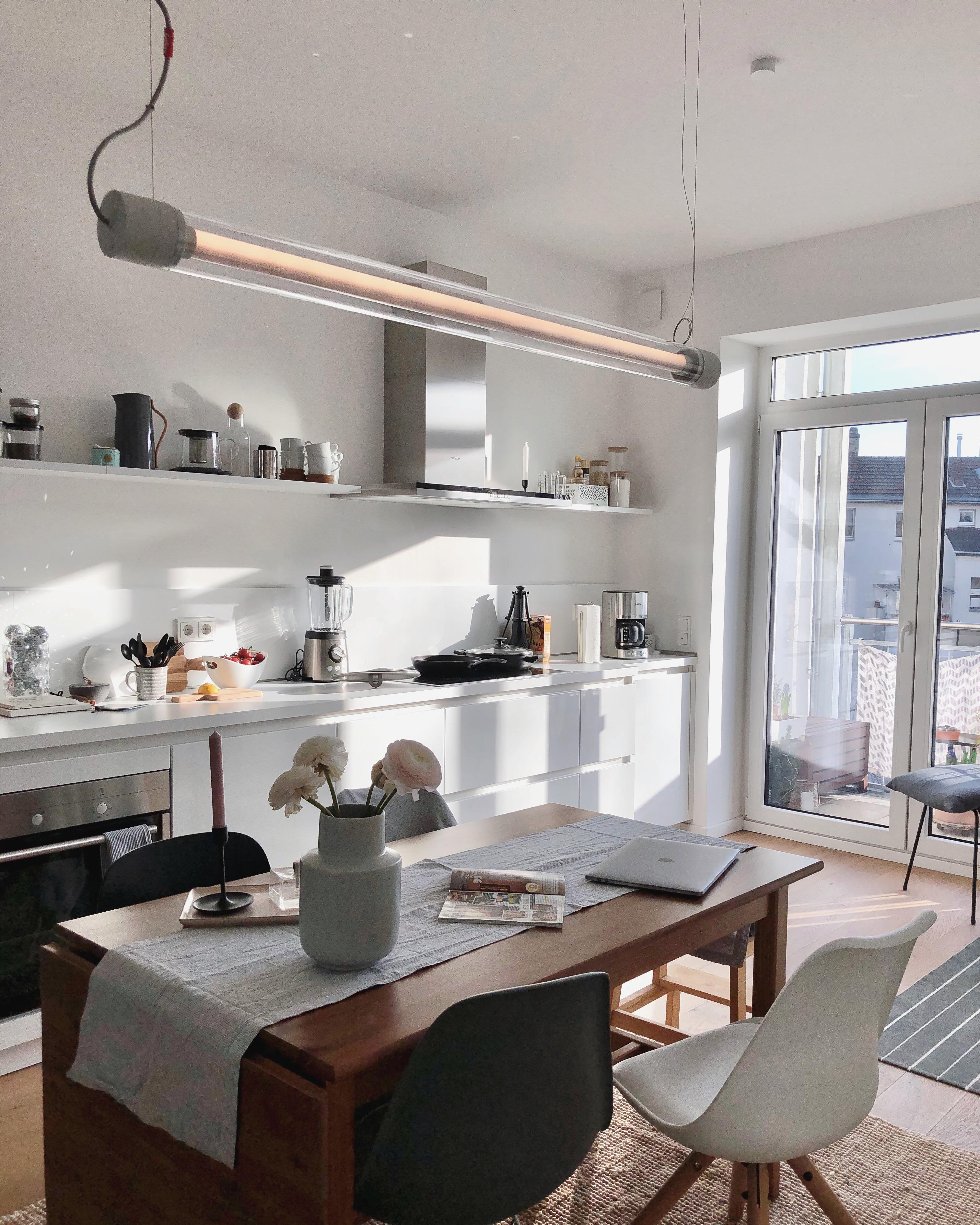up in space 🚀 
habt ein schönes wochenende! 
#kitchen #kitchenstyle #küche #interior #couchstyle 