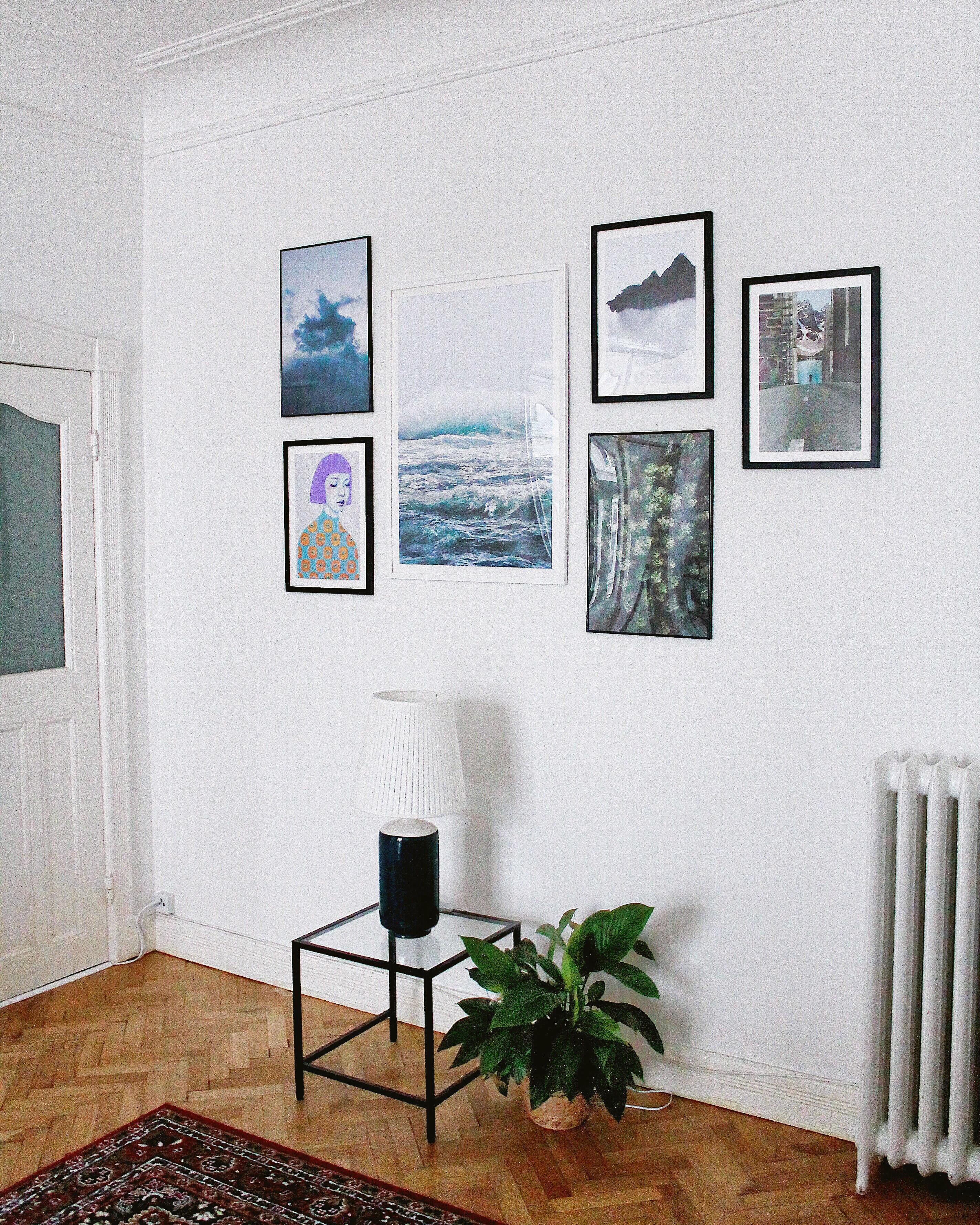 up on the blog 🙆🏻 #gallerywall #interior #living