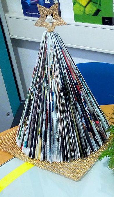 #upcycling
DIY Weihnachtsbaum aus einer Zeitschrift
