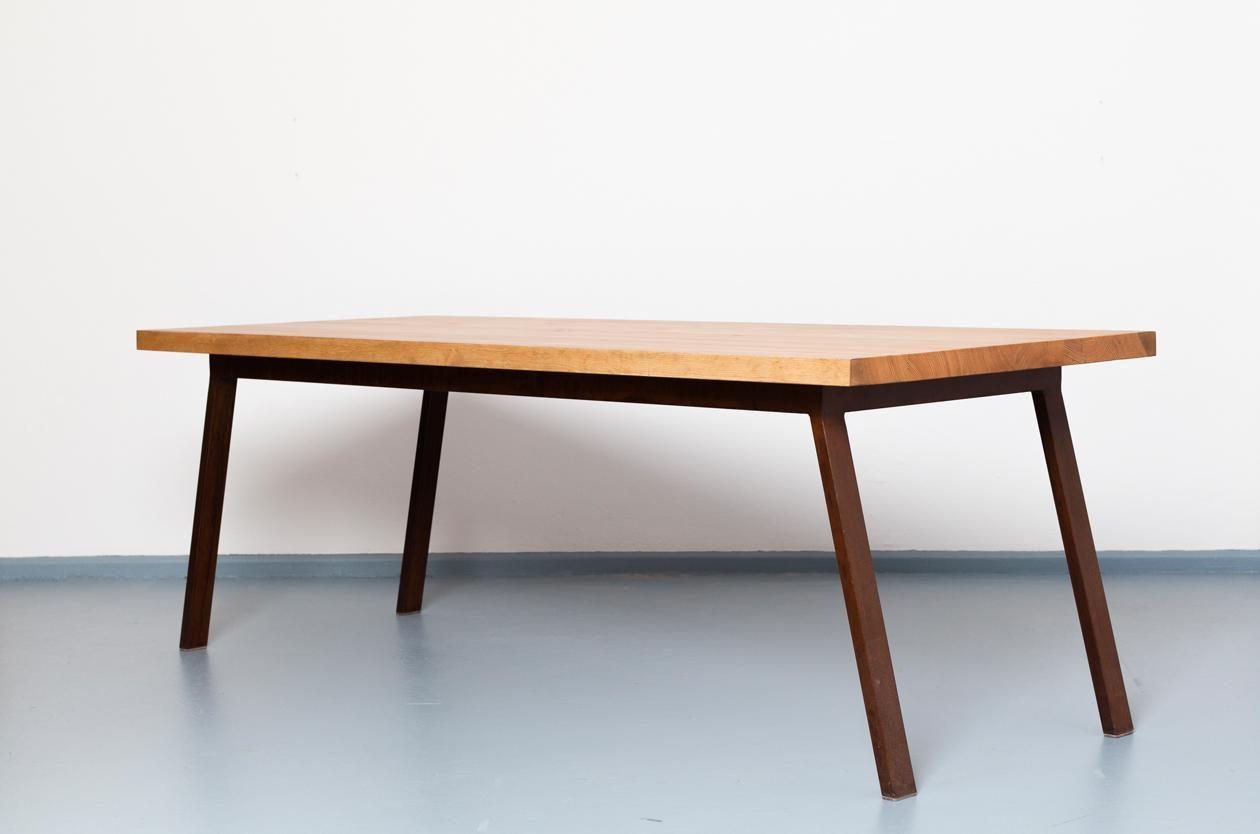 Upcycling Tisch aus recyceltem Vollholz & oxidiertes Eisen | VALKENBURG #johanenlies #interiordesign