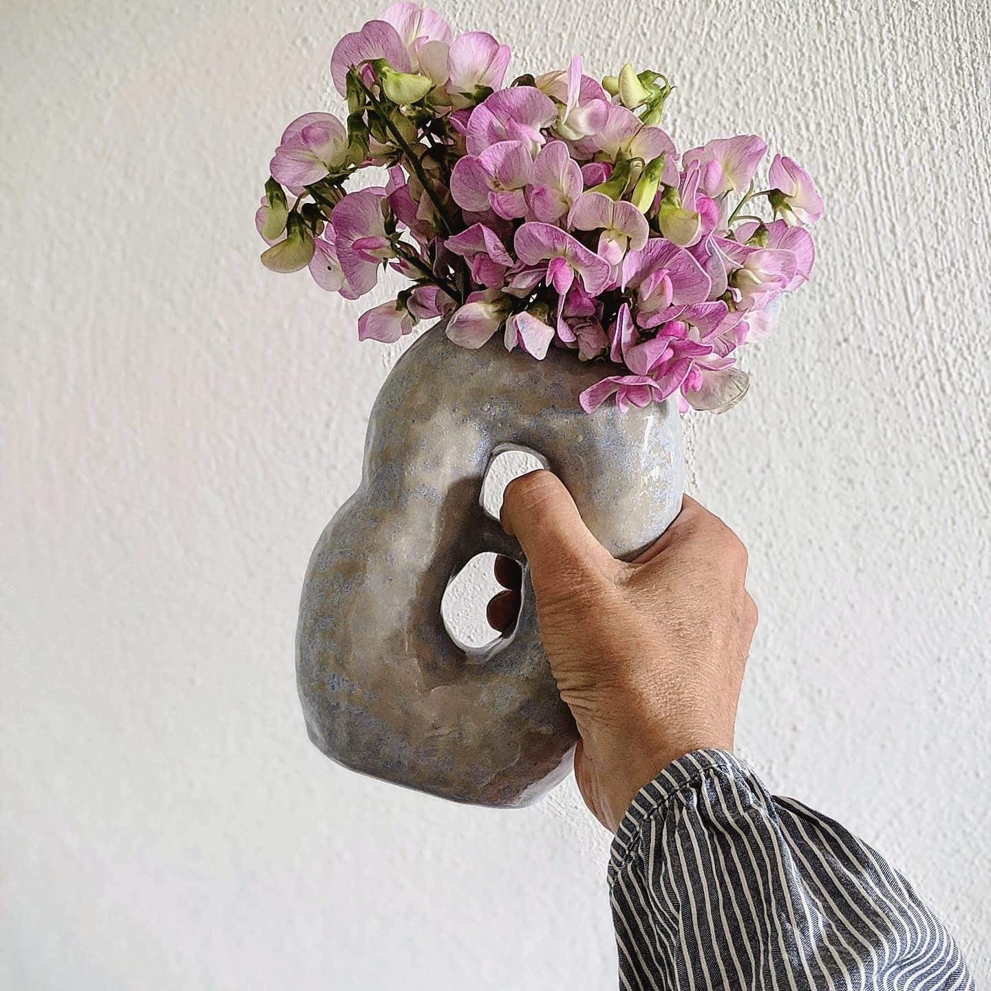 #vase #keramik #handmade #tischdeko #blumen #homestory #couchstyle #interiør #interior #scandinavisch #minimalistisch 