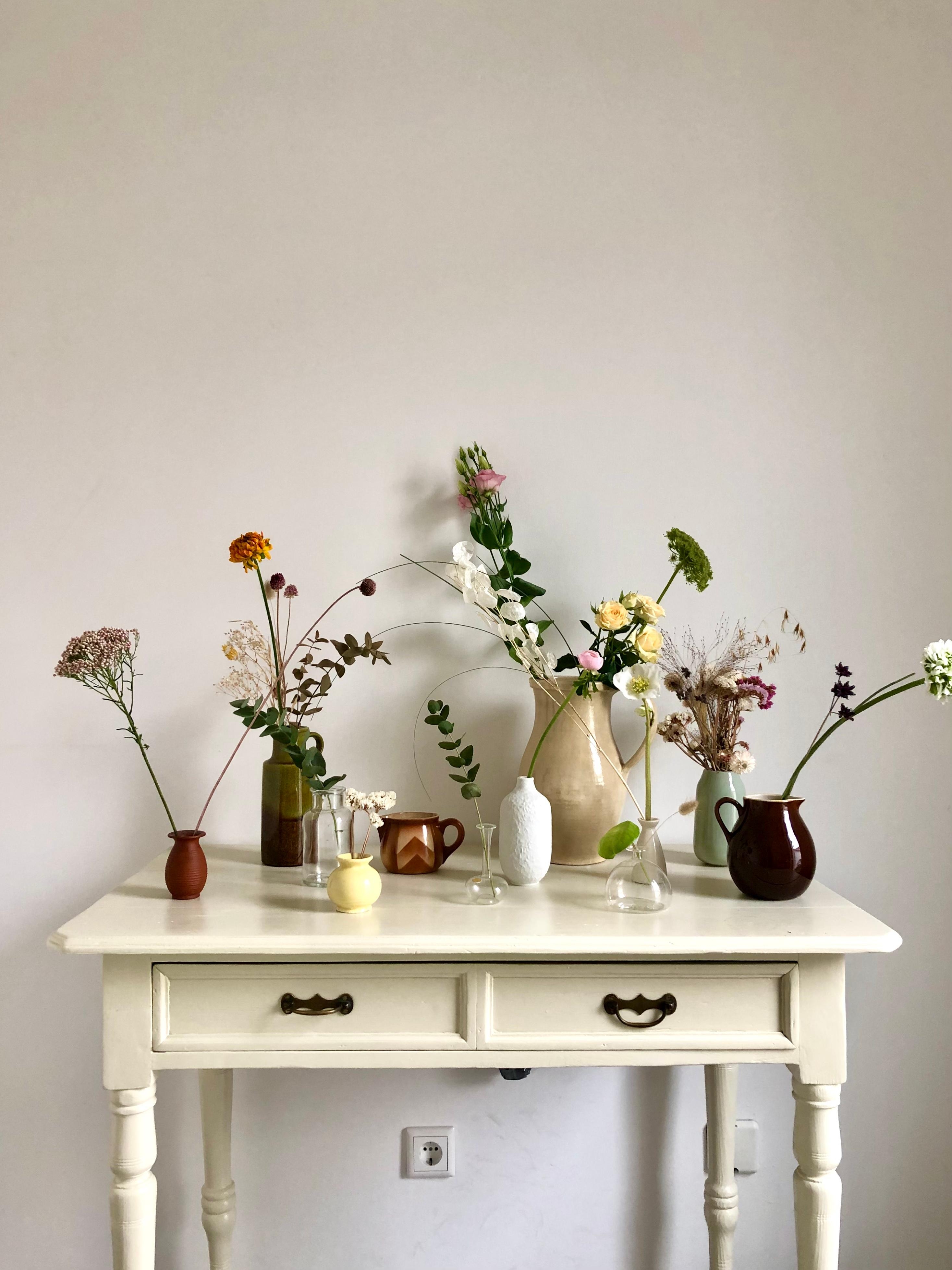 Vasen Sammelsurium pt. 2 #vasen #deko #zuhause #sammelsurium #pflanzen #blumen #couchliebt
