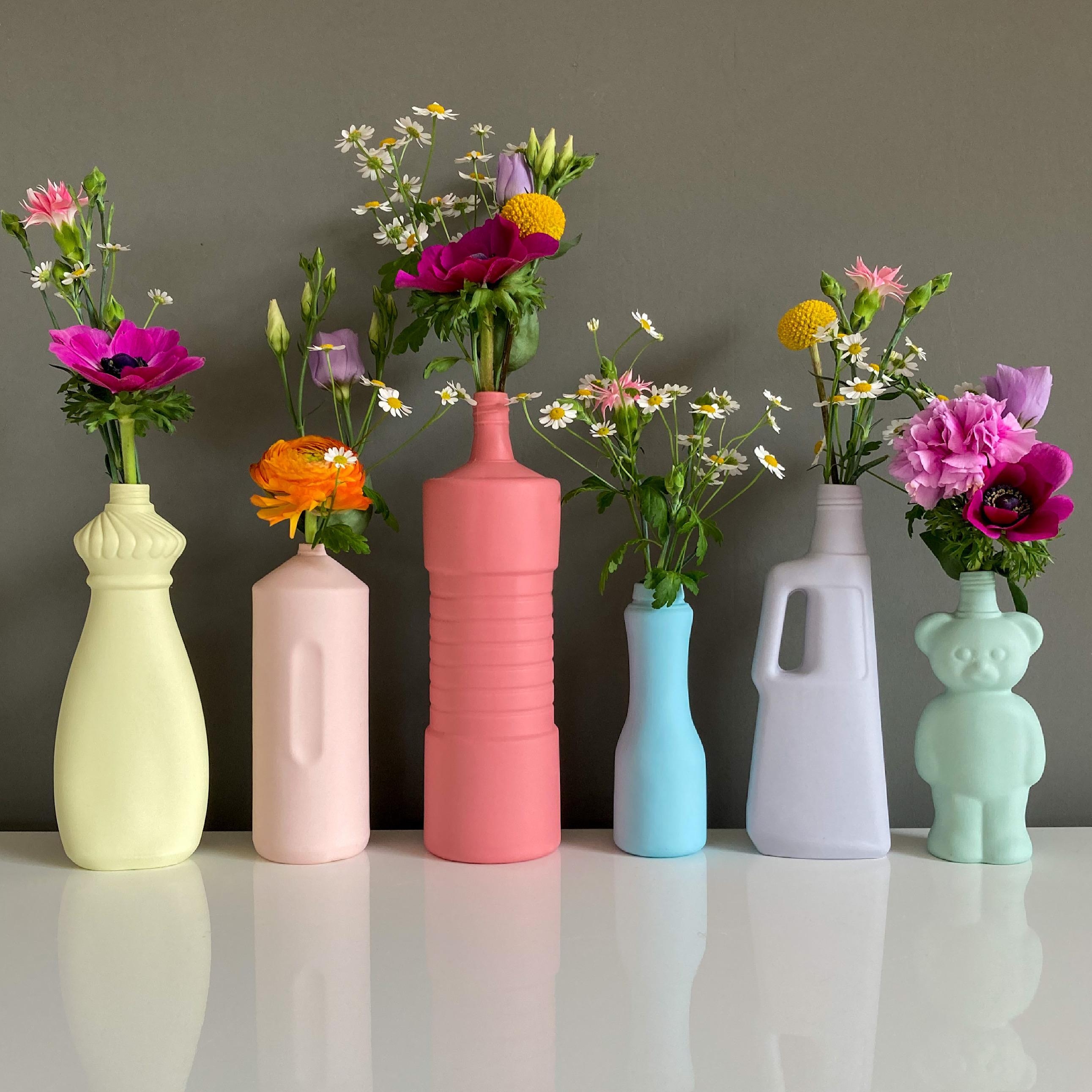 Vasenparade. #vasen#vasenliebe#blumen#blumenliebe#couchliebt#couchstyle#colourfulliving#bunt