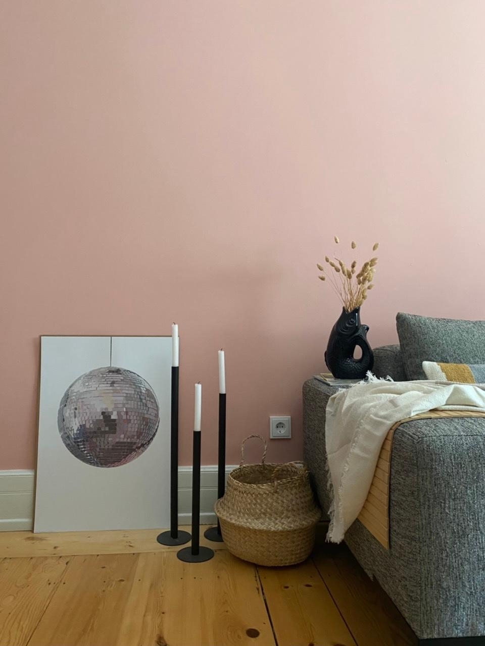 Verliebt in die rosa Wand. 🐽🐽🐽 #newwallcolor #rosa #couch #wohnzimmer