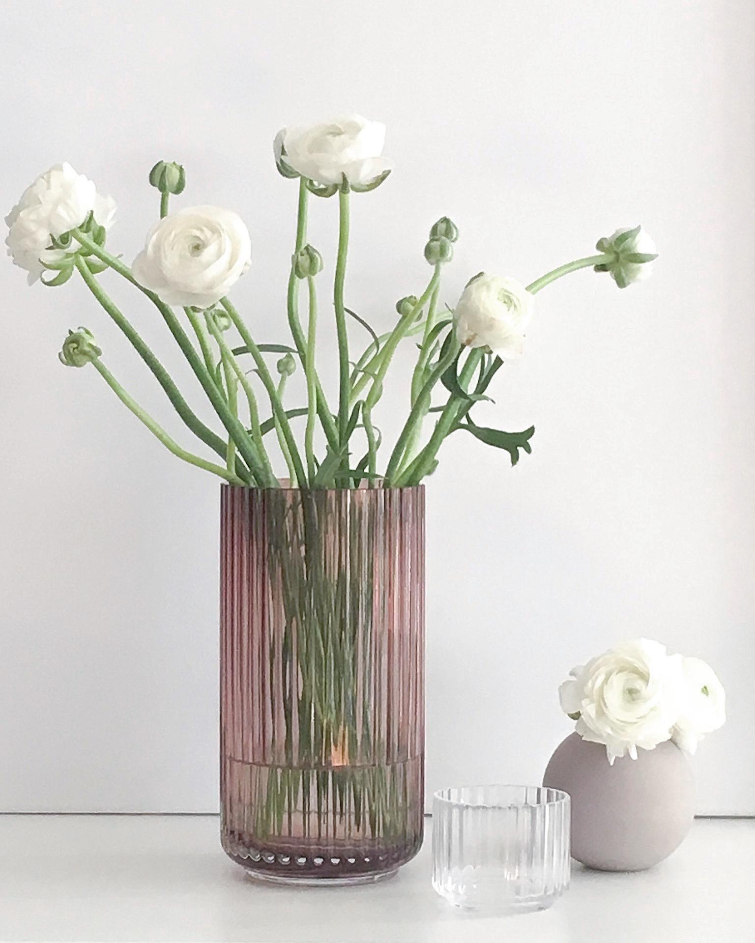 Verliebt in die wunderschöne Vase von #lyngby und in love mit #ranunkeln