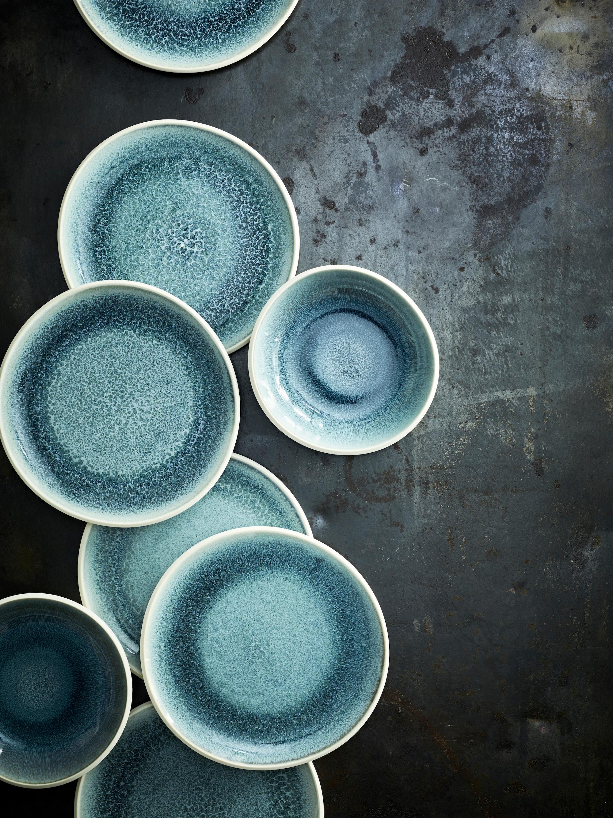 Vielfältige Nuancen von Wasser spiegeln sich in der neuen Junto Glasur Aquamarine. #junto #Rosenthal #geschirr #keramik