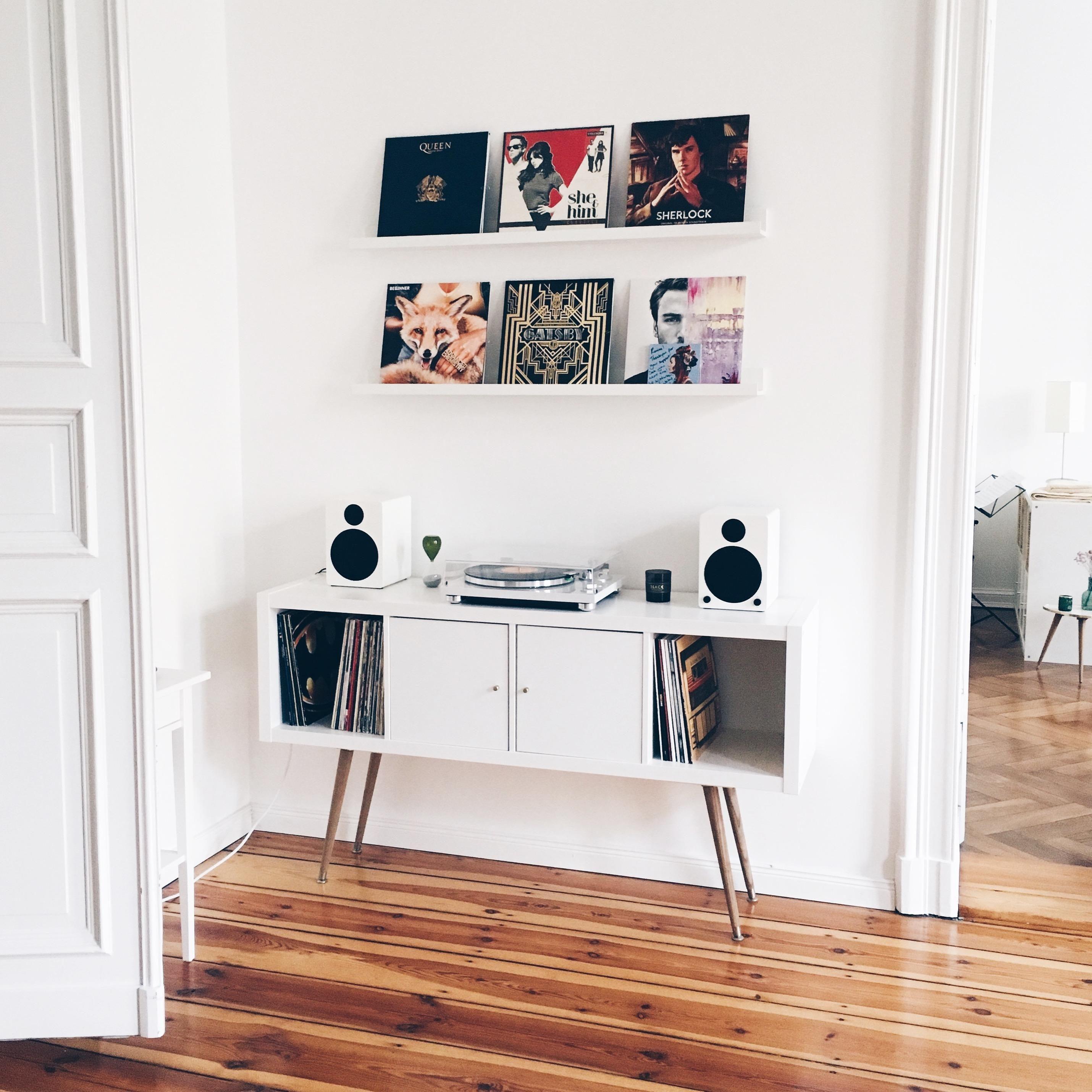 Vinyl-Love <3 #wohnzimmer #ikeahack #ikea #altbau #vinyllove #livingroom