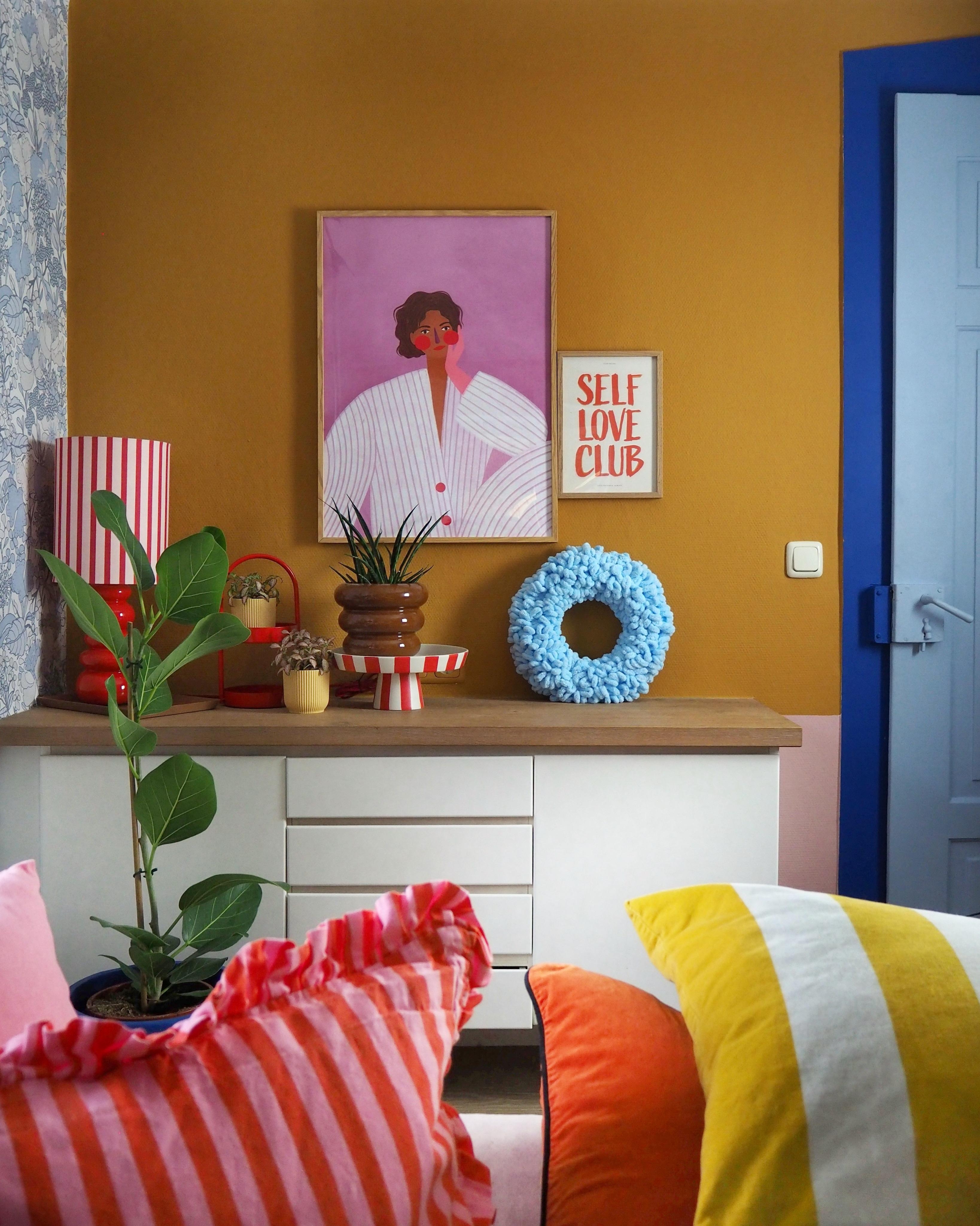 VIZEFREITAG #colorfulwall #wallcolor #dopaminecolors #dopamineliving #colorfulhome #dekoliebe