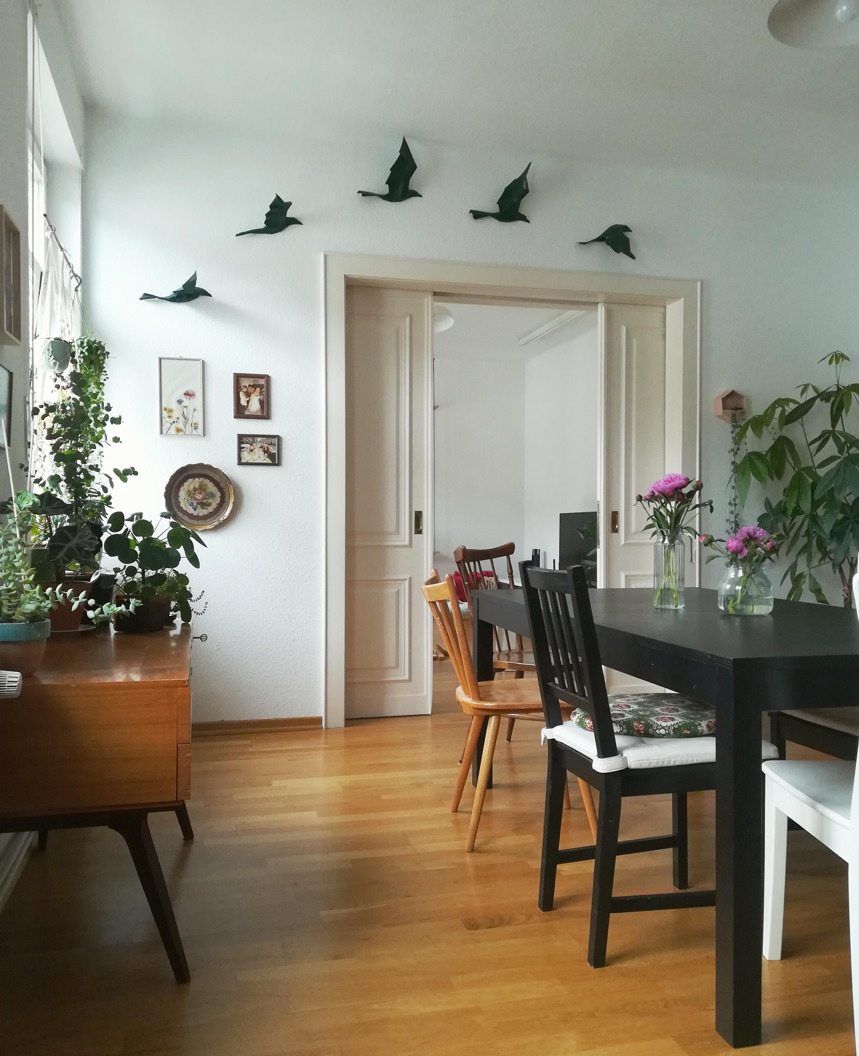 #vogelflug #livingroom #wohnzimmer #wohnen #pflanzenliebe #cat #katze #inspiration 